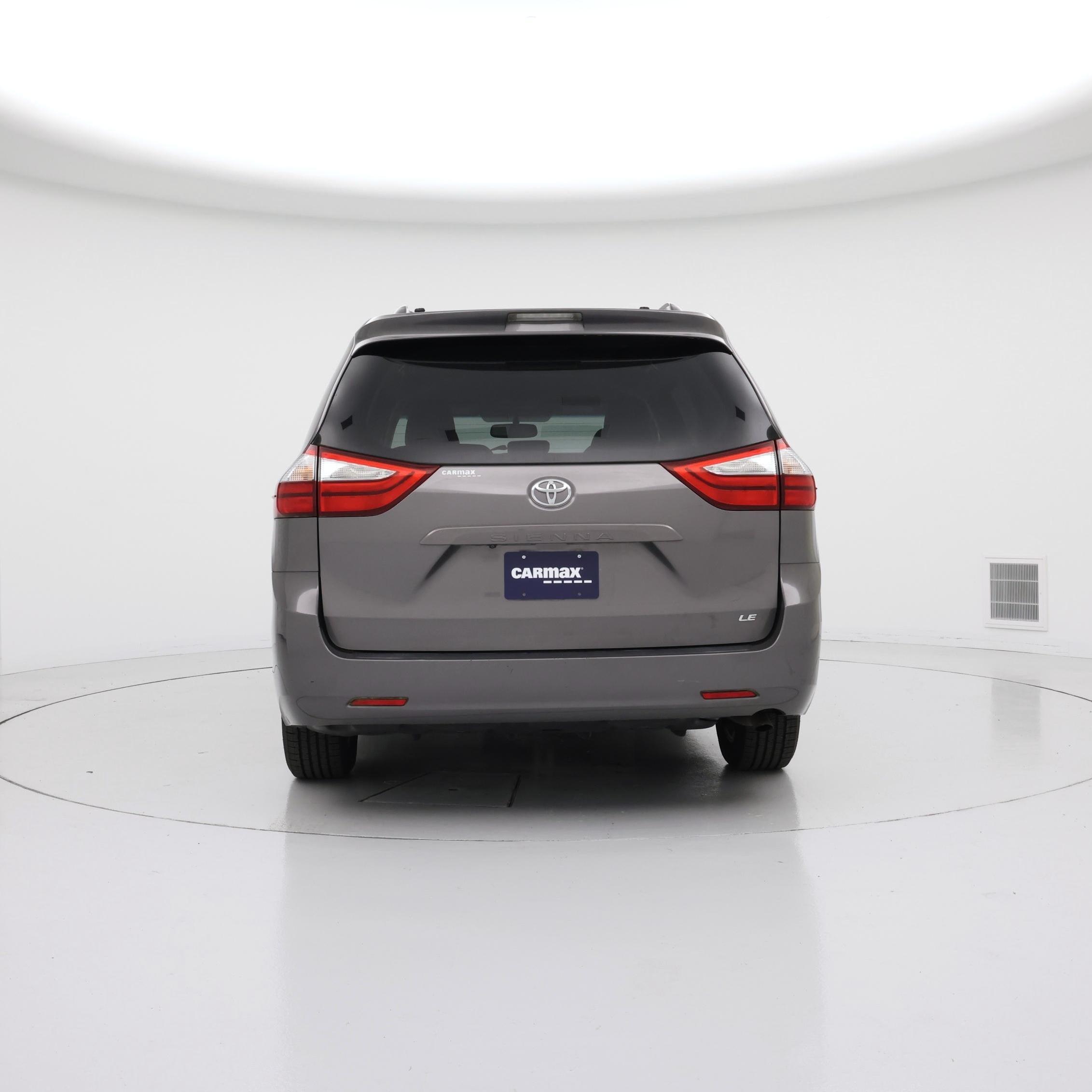 Thumbnail: 2016 Toyota Sienna - 6