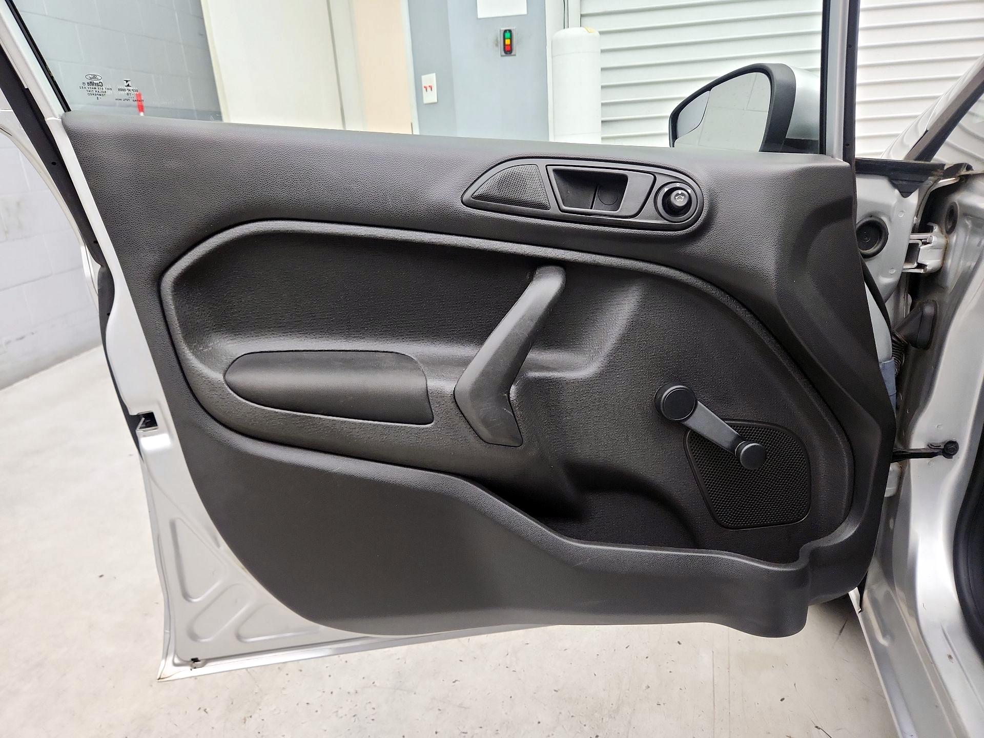 Thumbnail: 2016 Ford Fiesta - 12