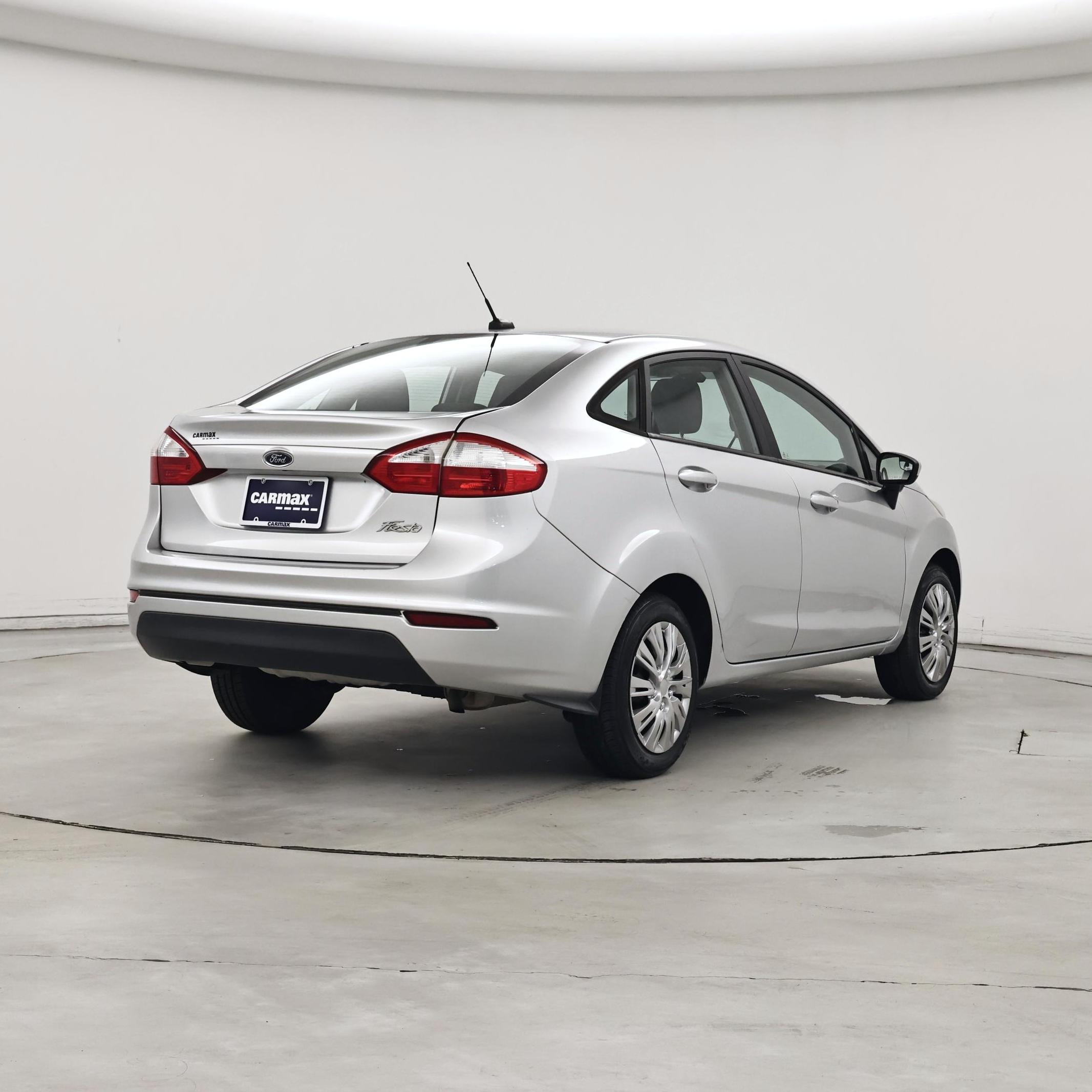 Thumbnail: 2016 Ford Fiesta - 8