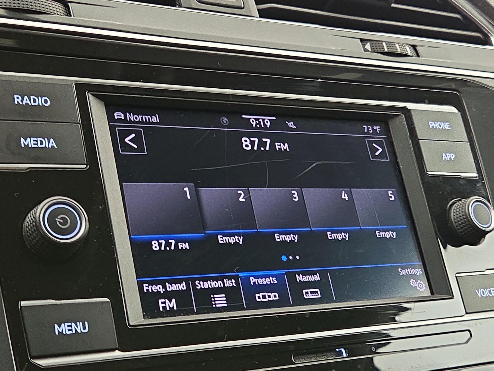 Thumbnail: 2020 Volkswagen Tiguan - 15