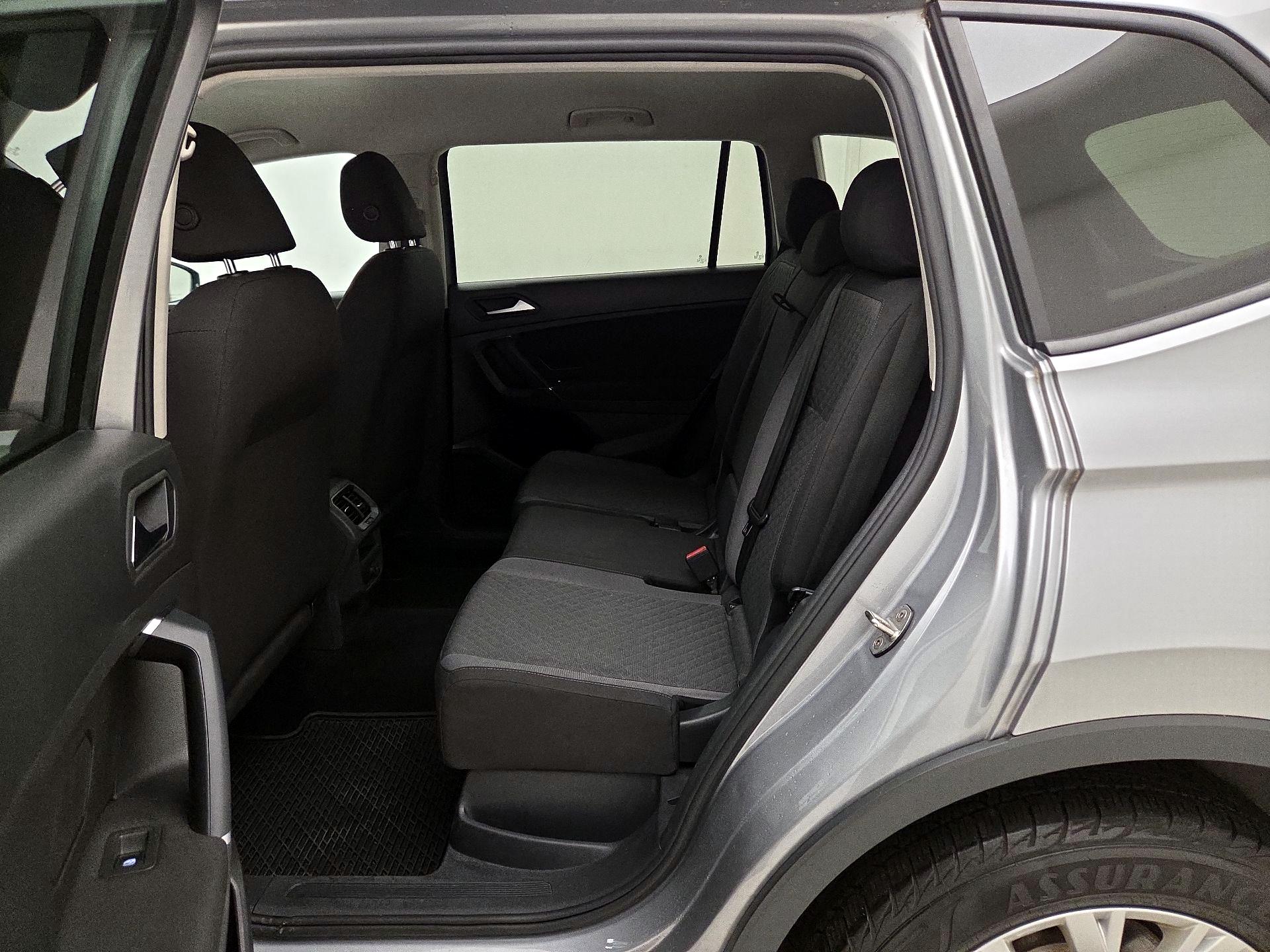 Thumbnail: 2020 Volkswagen Tiguan - 19