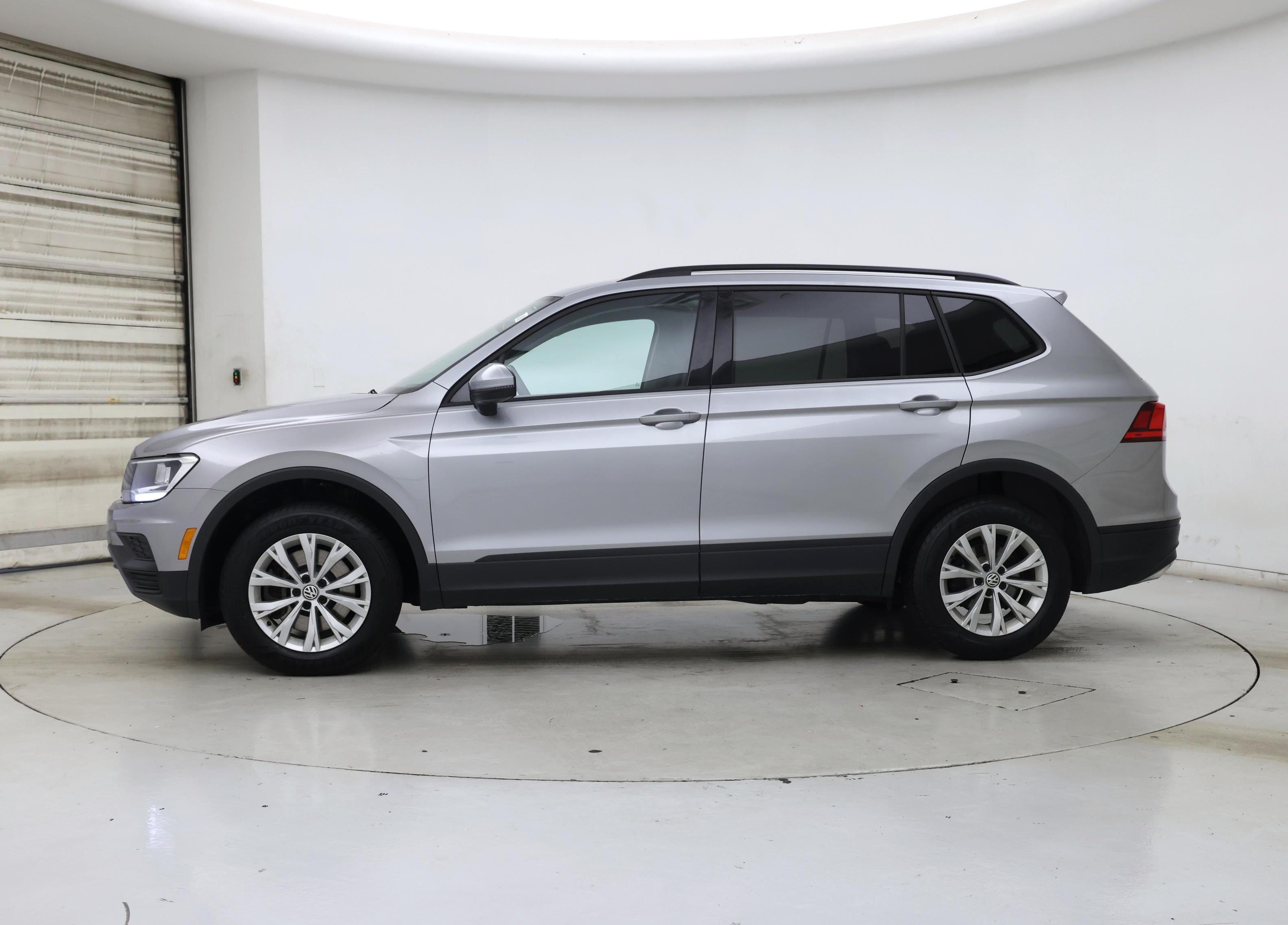 Thumbnail: 2020 Volkswagen Tiguan - 3