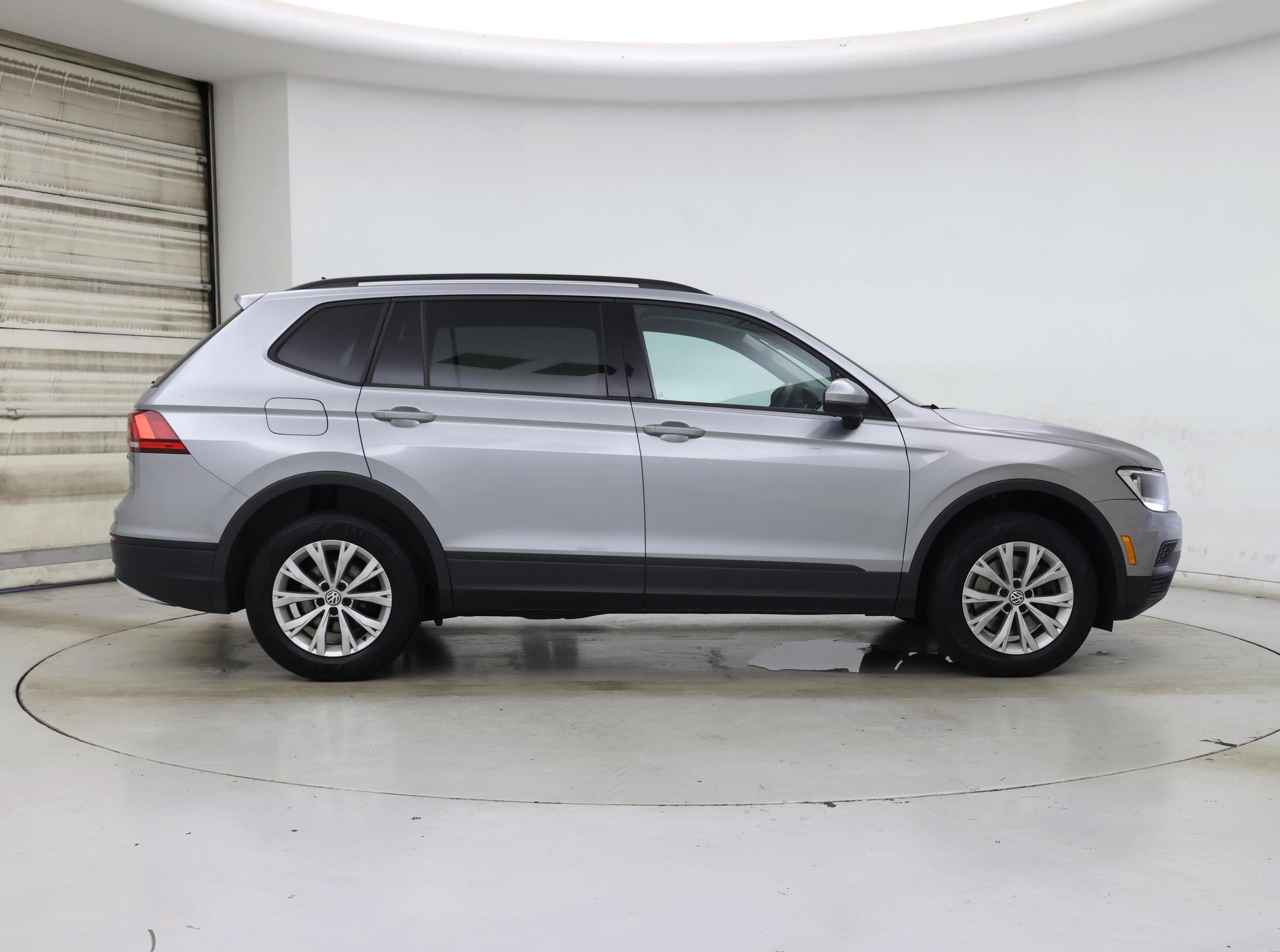 Thumbnail: 2020 Volkswagen Tiguan - 7