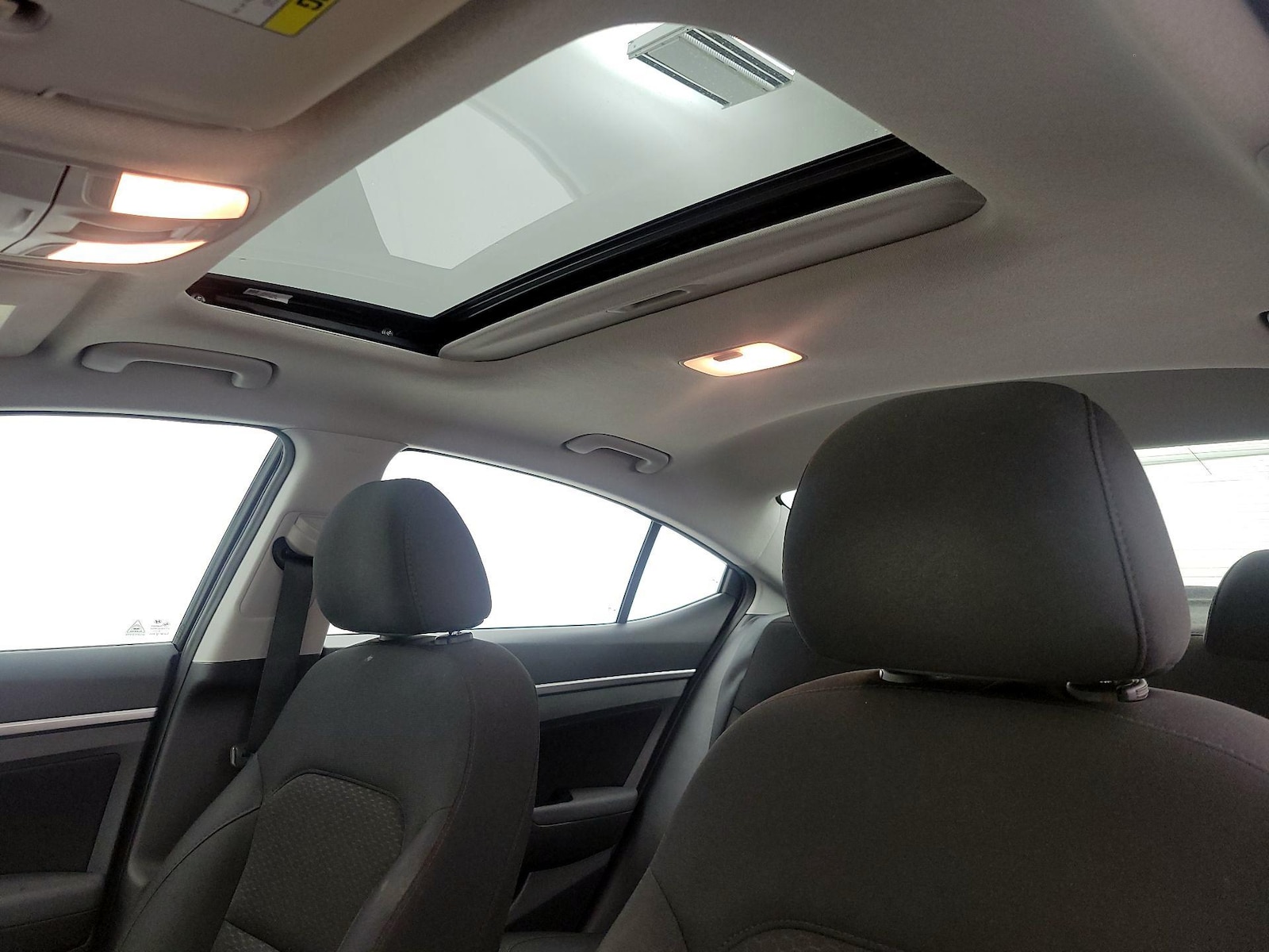 Sunroof(s) & Overhead Airbags
