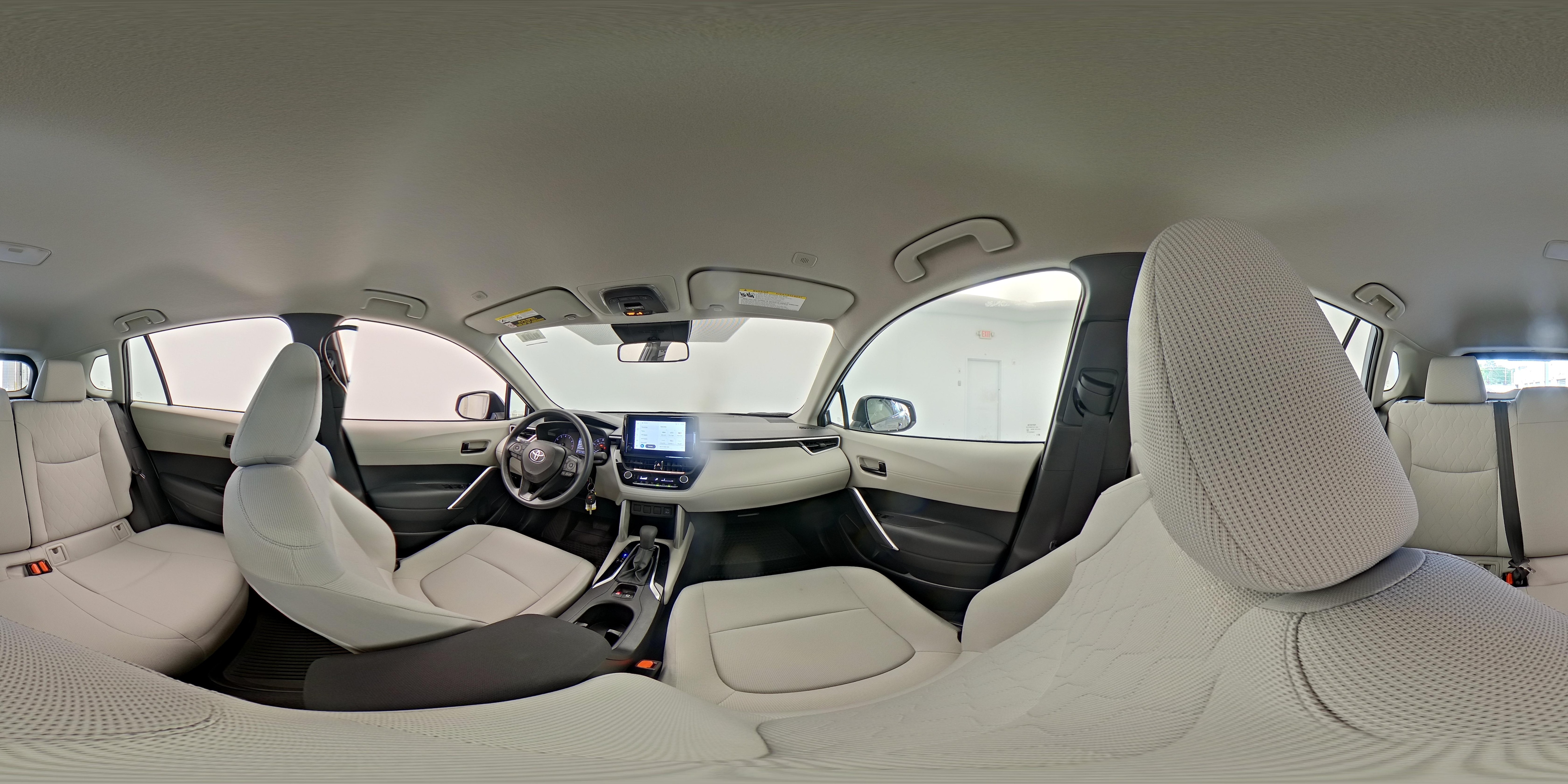 2024 Toyota Corolla Cross L - Photo 24