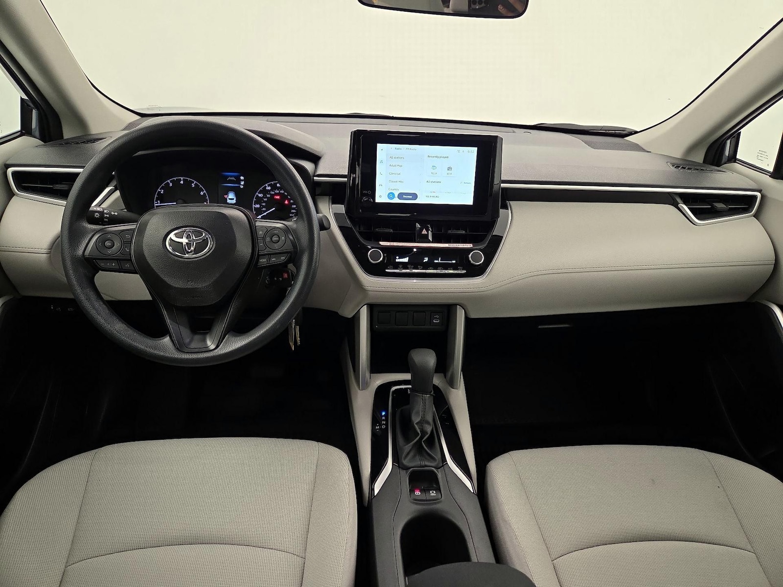 2024 Toyota Corolla Cross L - Photo 10