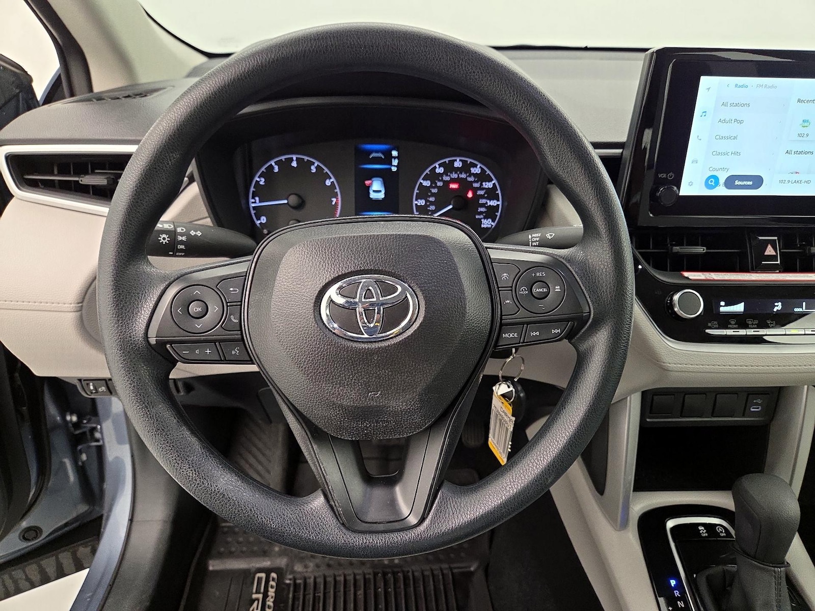 2024 Toyota Corolla Cross L - Photo 11