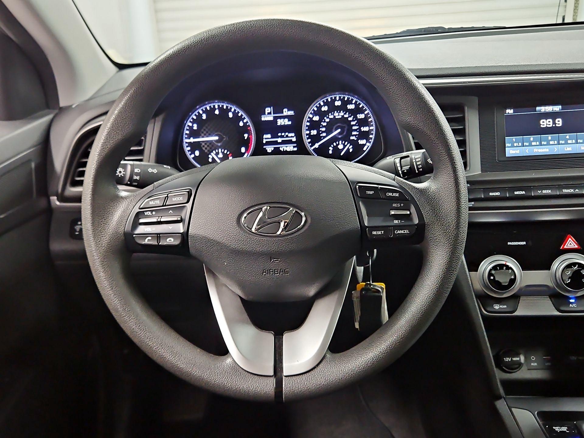 Thumbnail: 2019 Hyundai Elantra - 10
