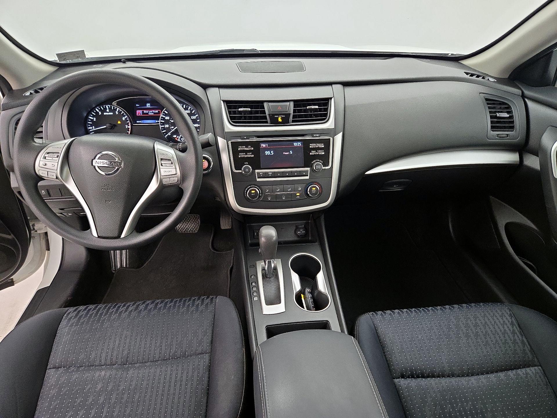 Thumbnail: 2016 Nissan Altima - 9