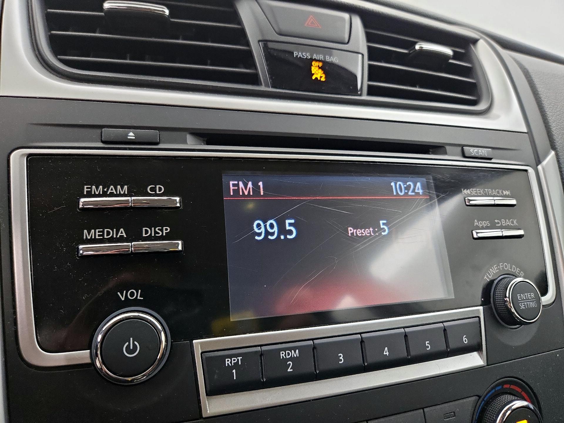 Thumbnail: 2016 Nissan Altima - 15