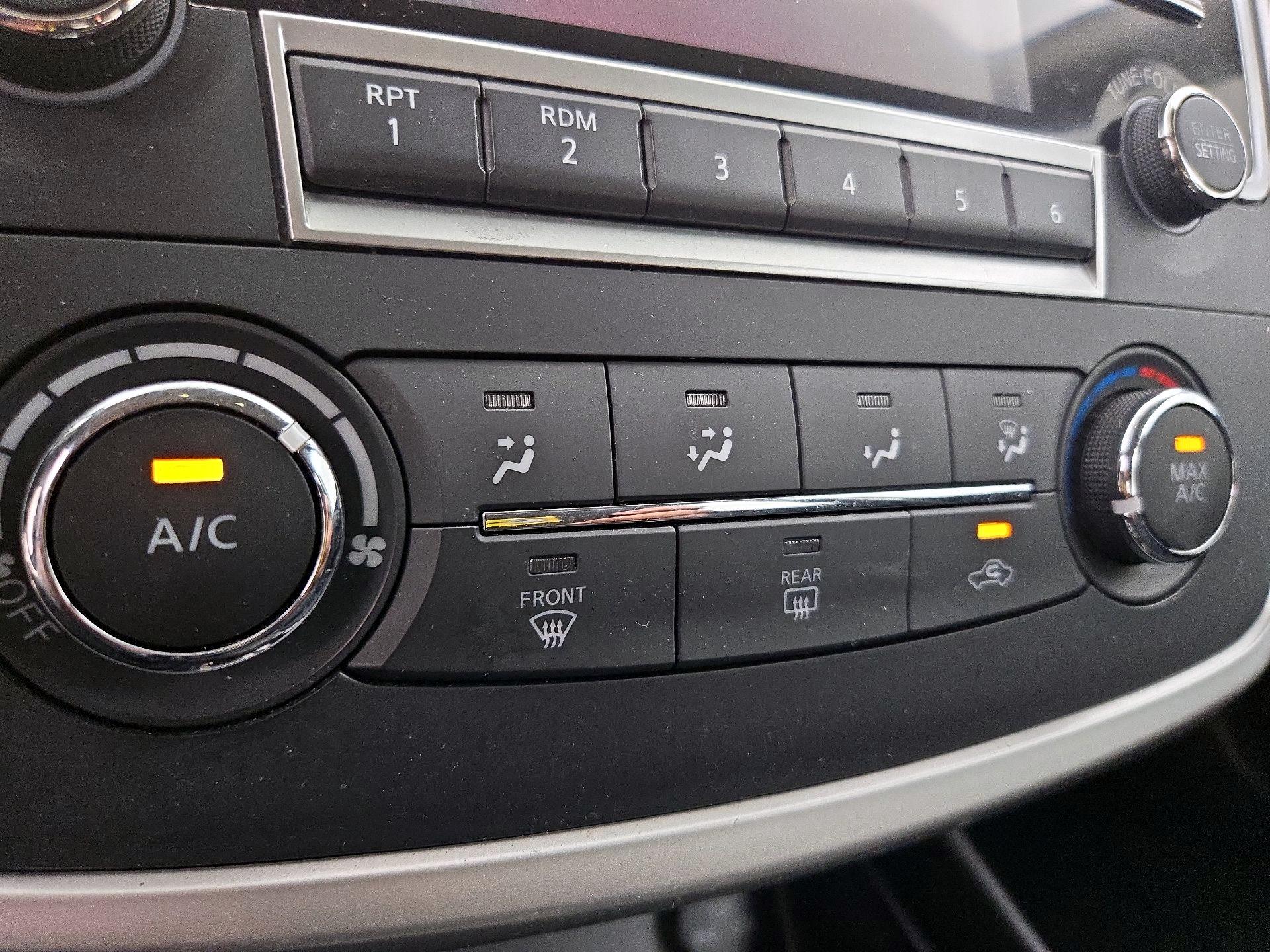 Thumbnail: 2016 Nissan Altima - 16