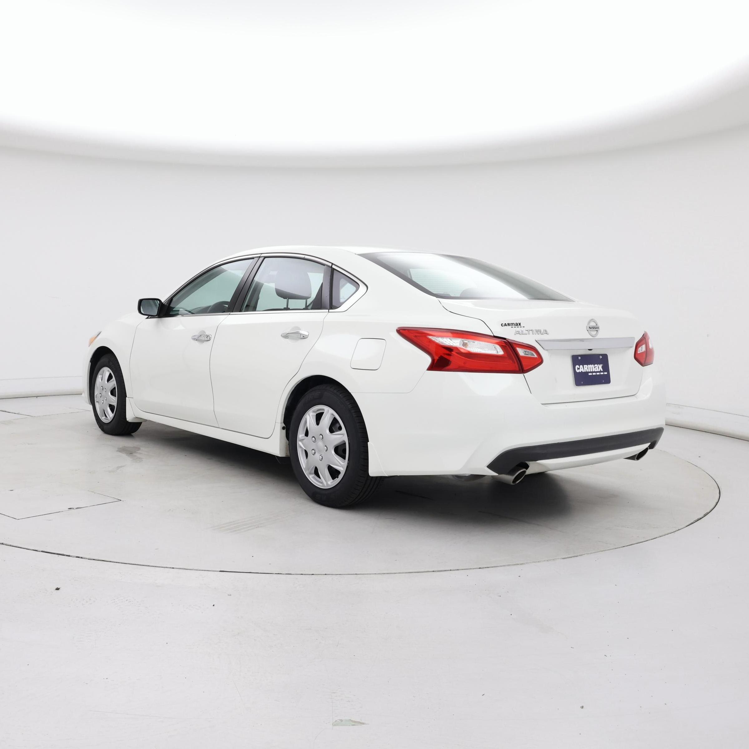 Thumbnail: 2016 Nissan Altima - 2