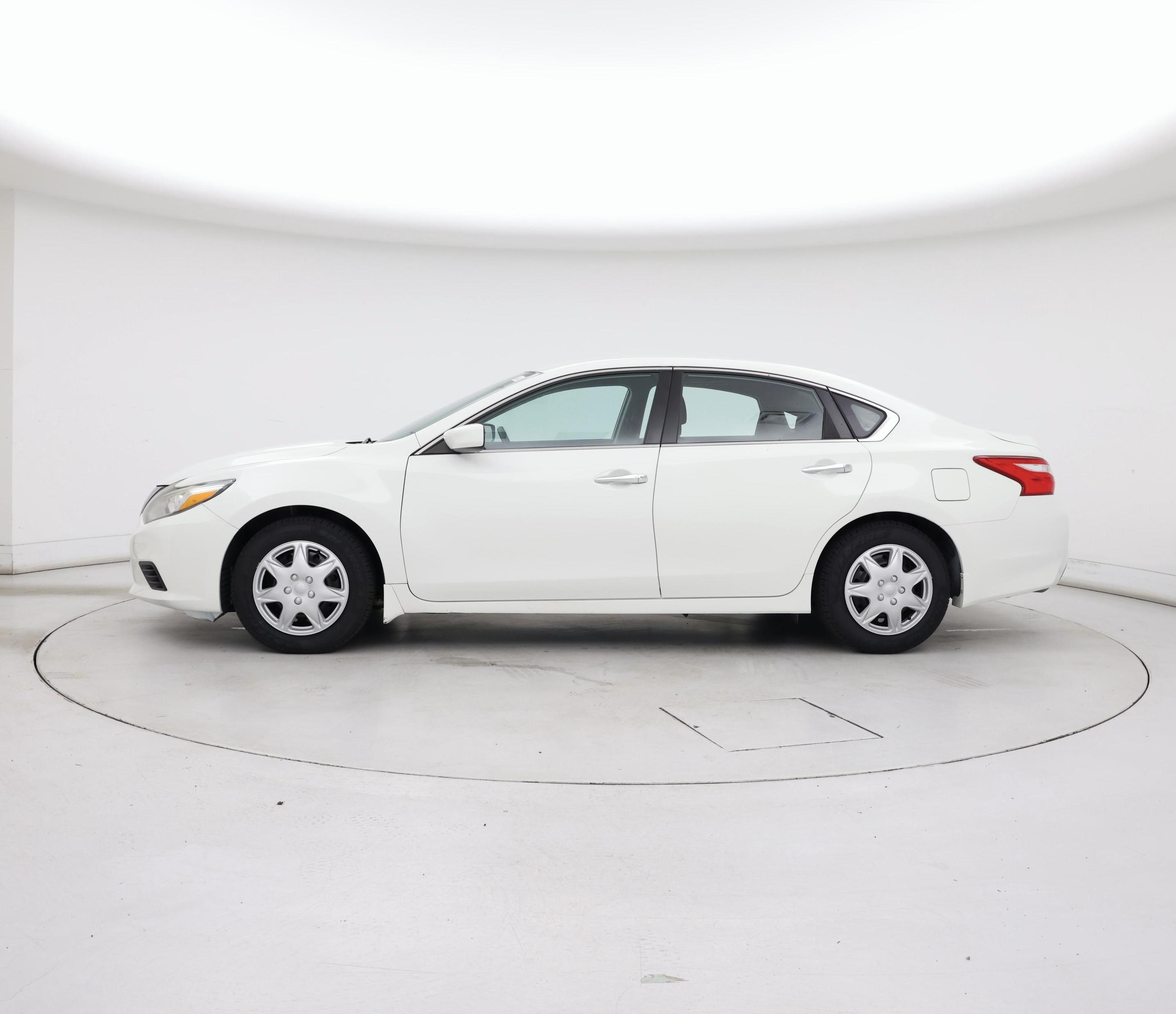 Thumbnail: 2016 Nissan Altima - 3