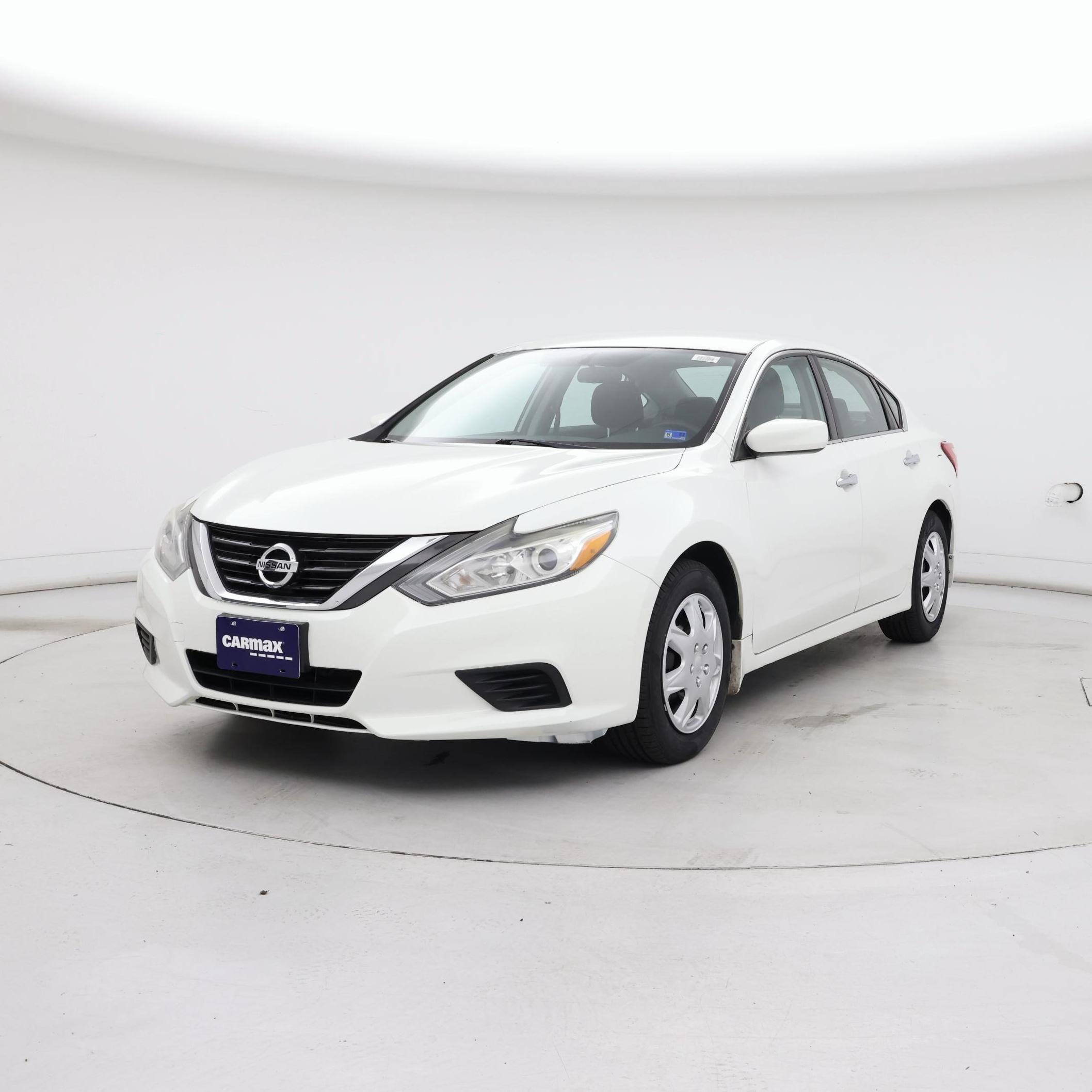 Thumbnail: 2016 Nissan Altima - 4