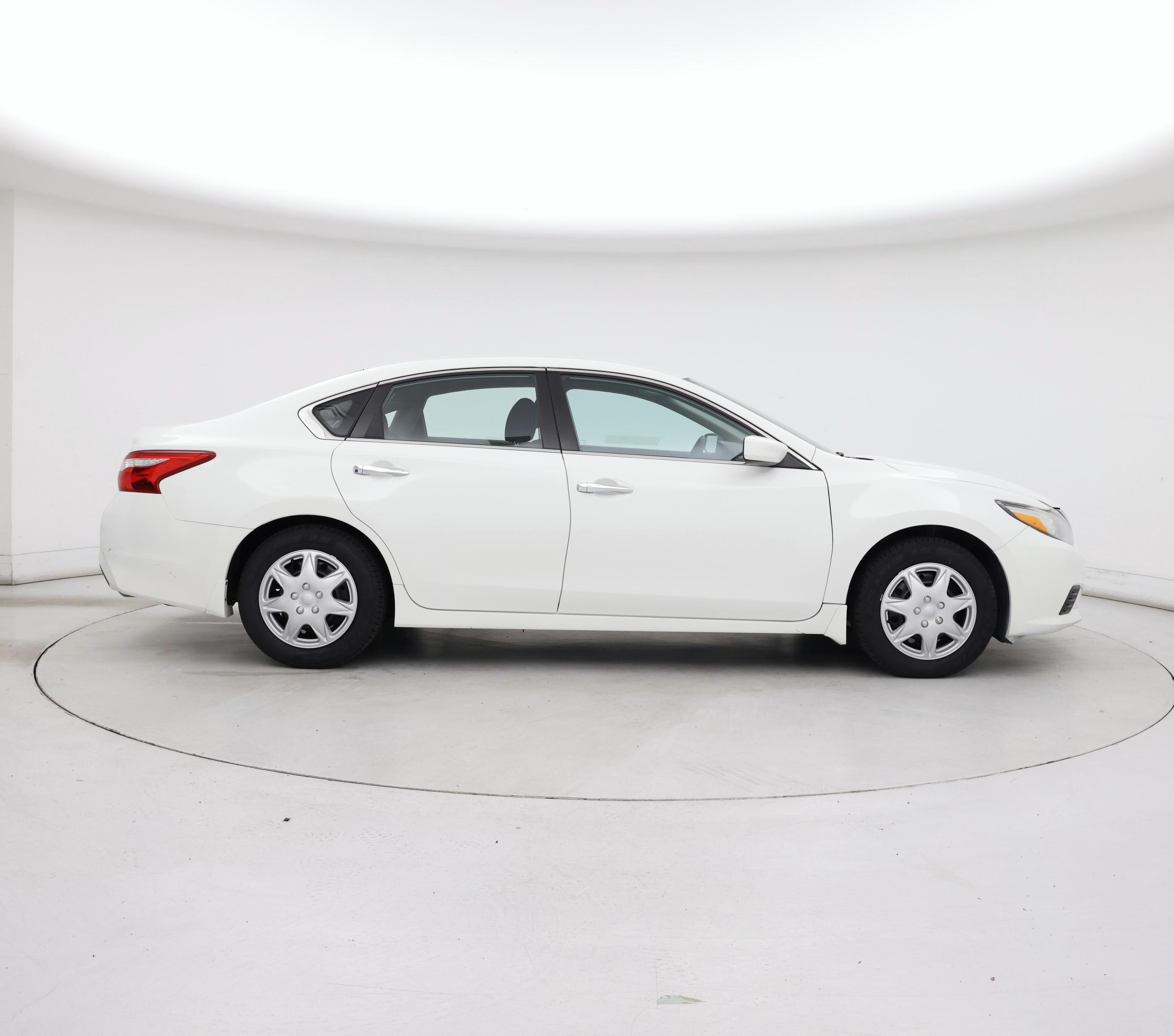 Thumbnail: 2016 Nissan Altima - 7