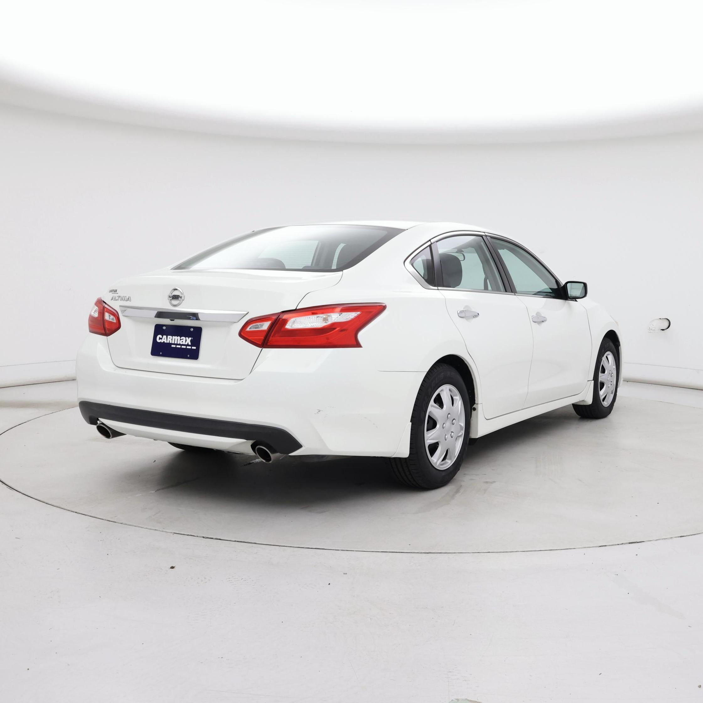 Thumbnail: 2016 Nissan Altima - 8