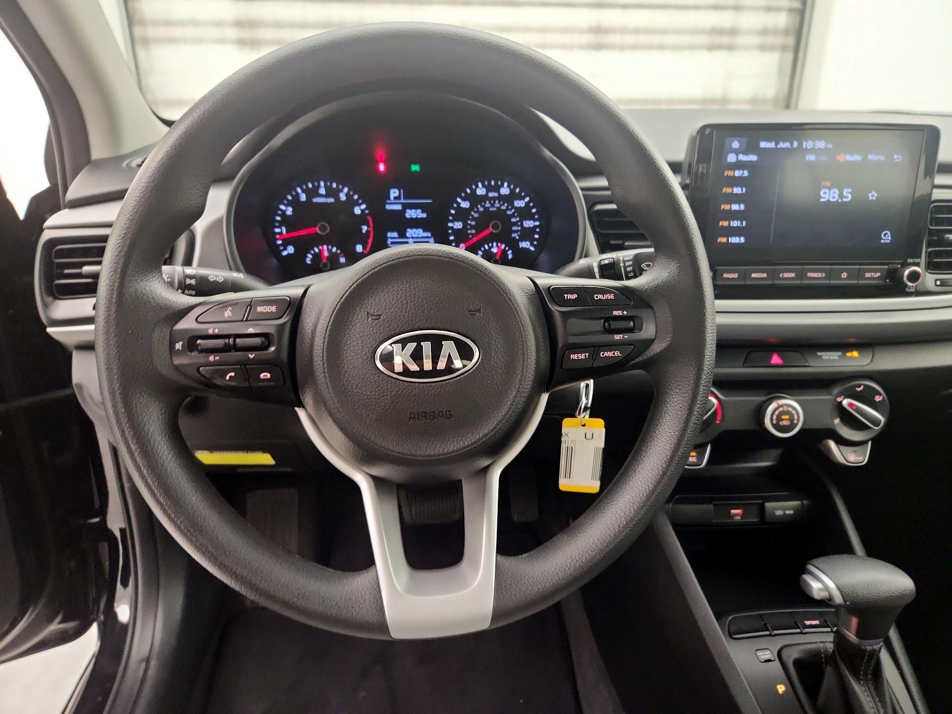 Thumbnail: 2021 Kia Rio - 10