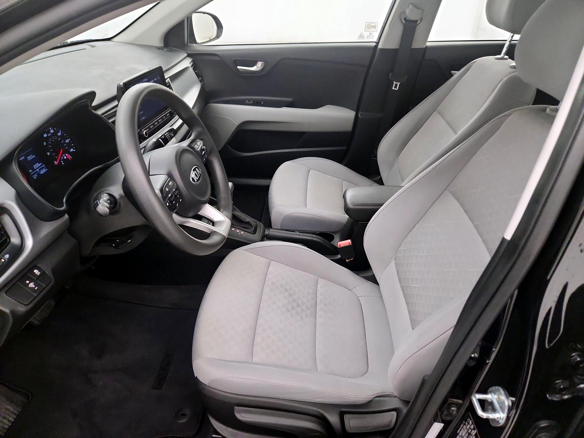 Thumbnail: 2021 Kia Rio - 11