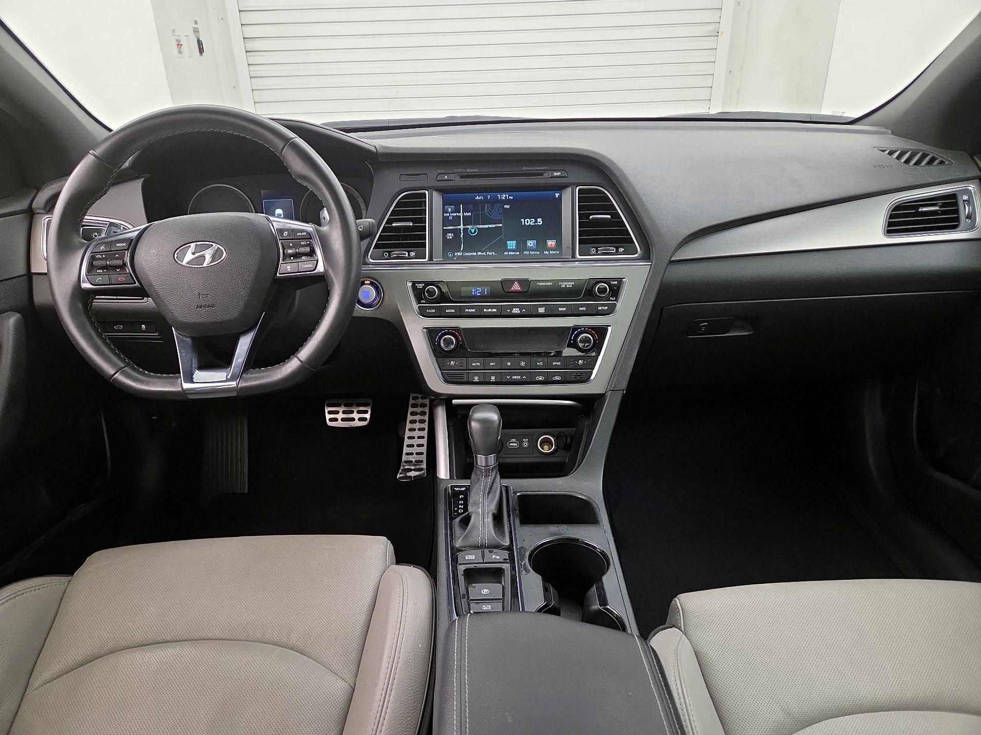 Thumbnail: 2015 Hyundai Sonata - 9