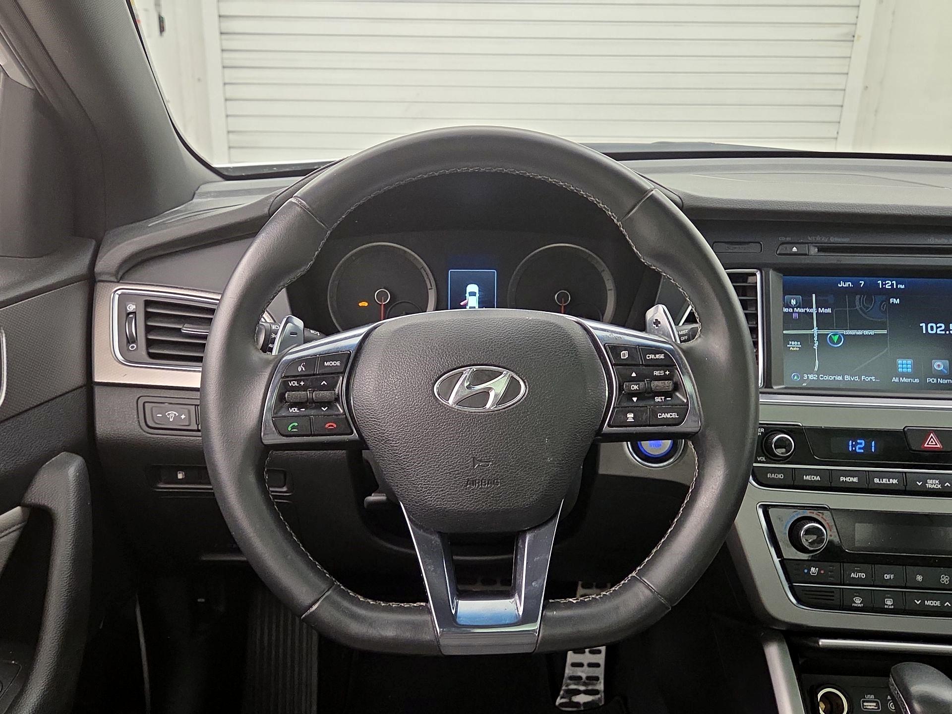 Thumbnail: 2015 Hyundai Sonata - 10