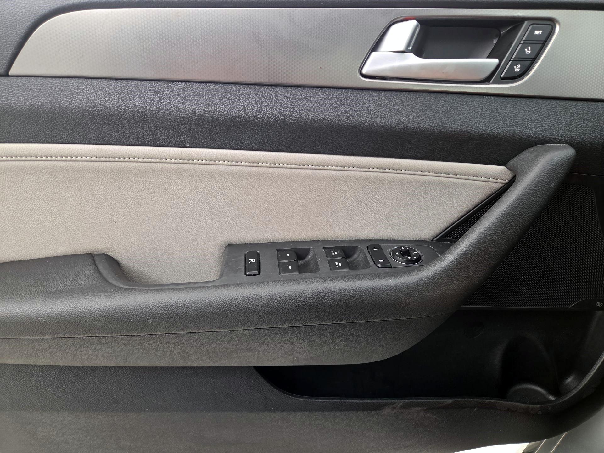 Thumbnail: 2015 Hyundai Sonata - 12