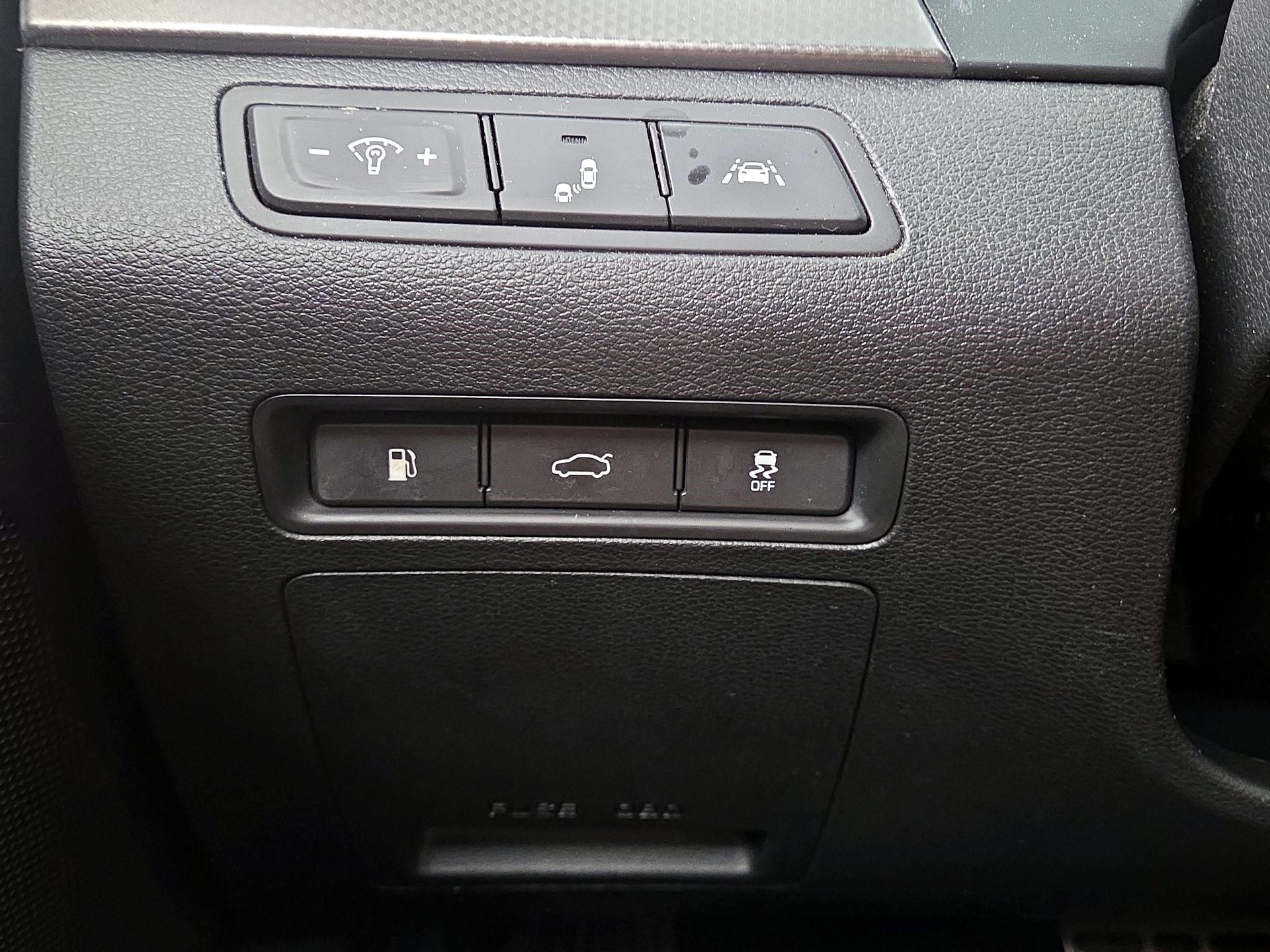 Thumbnail: 2015 Hyundai Sonata - 13