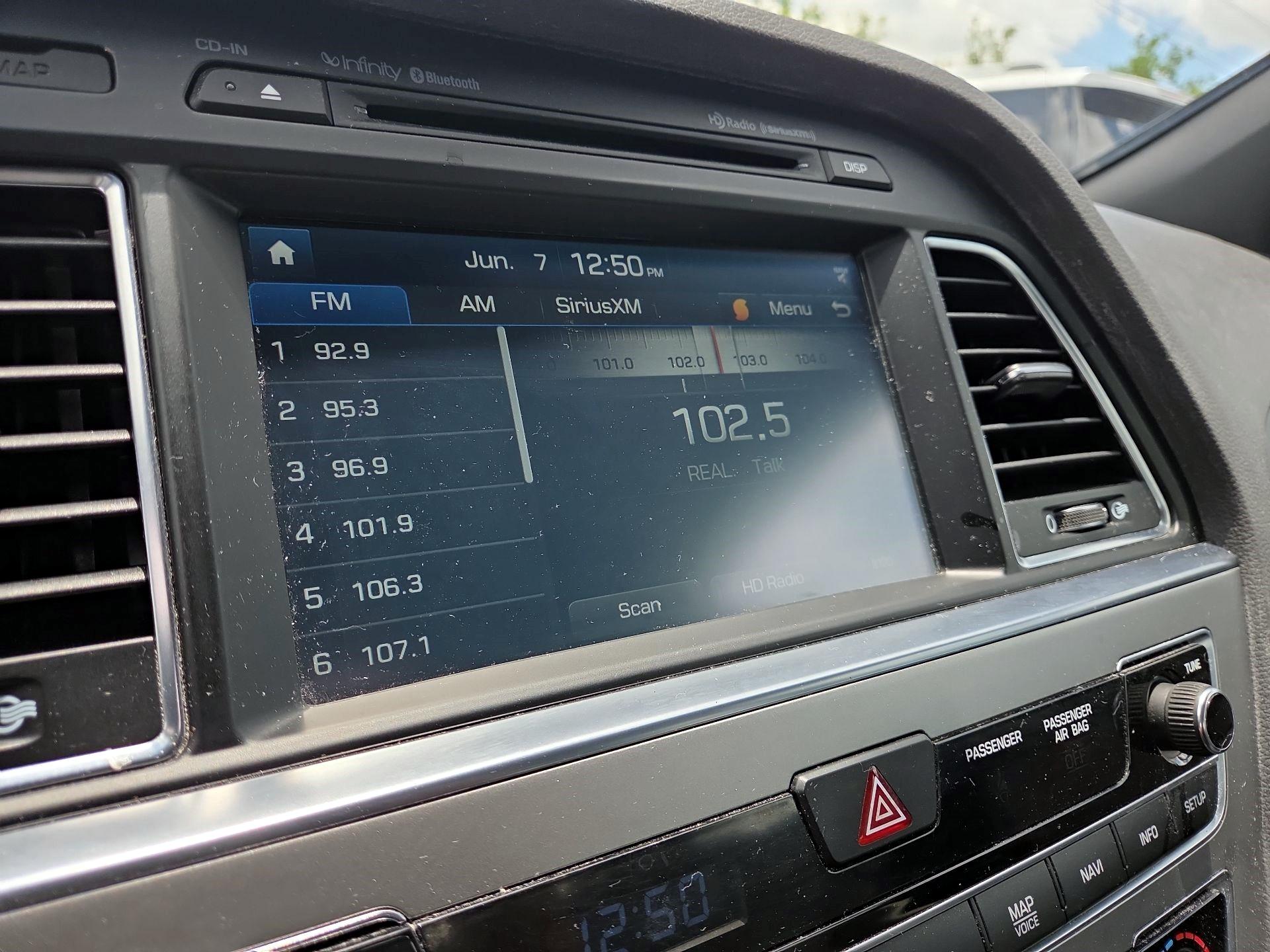 Thumbnail: 2015 Hyundai Sonata - 16