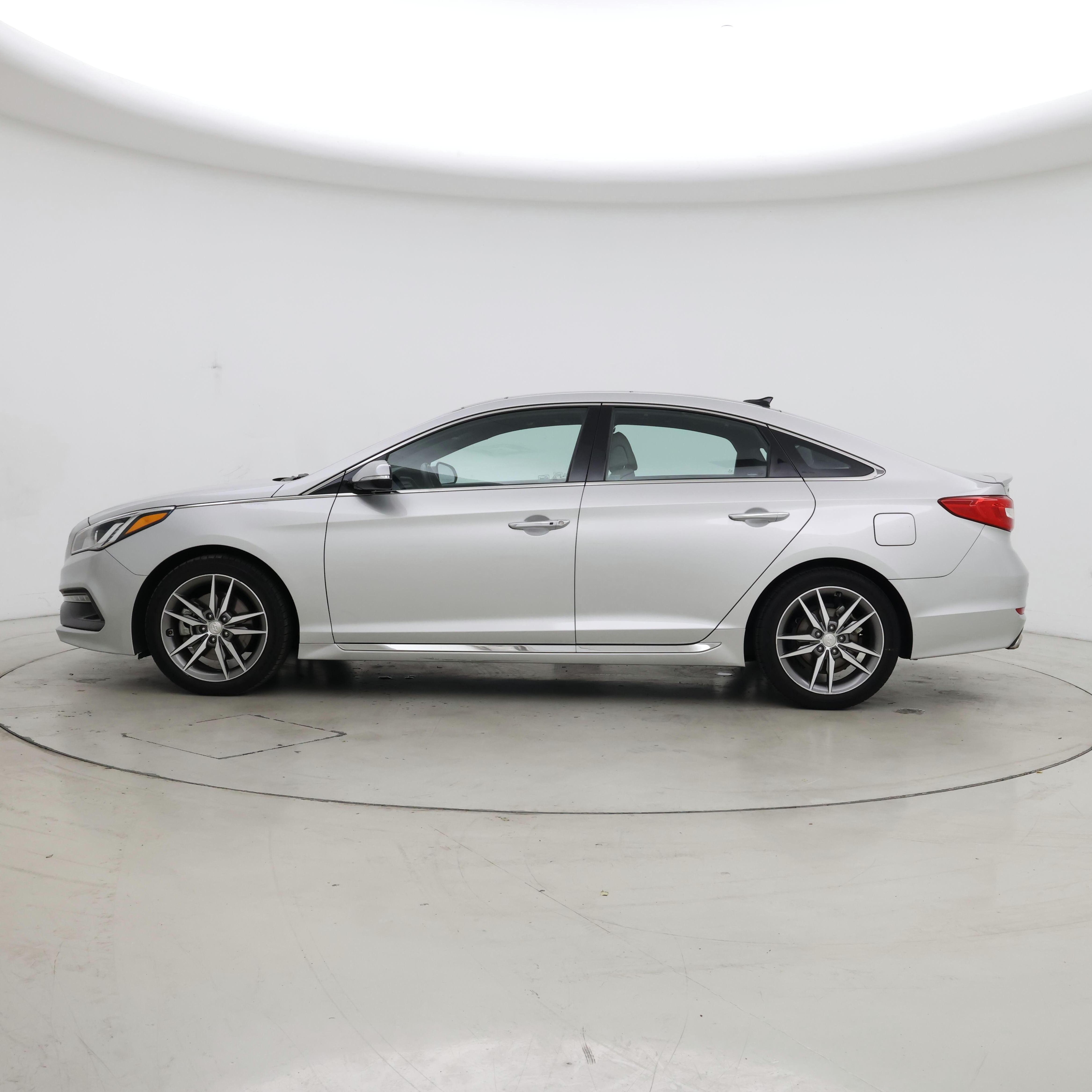 Thumbnail: 2015 Hyundai Sonata - 3