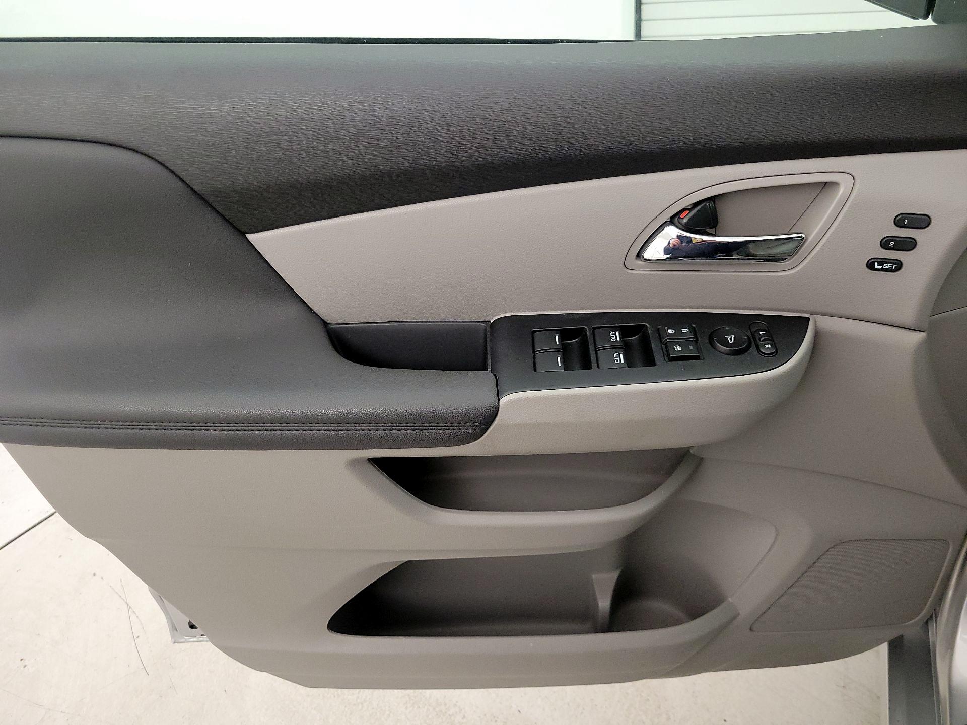 Thumbnail: 2014 Honda Odyssey - 12