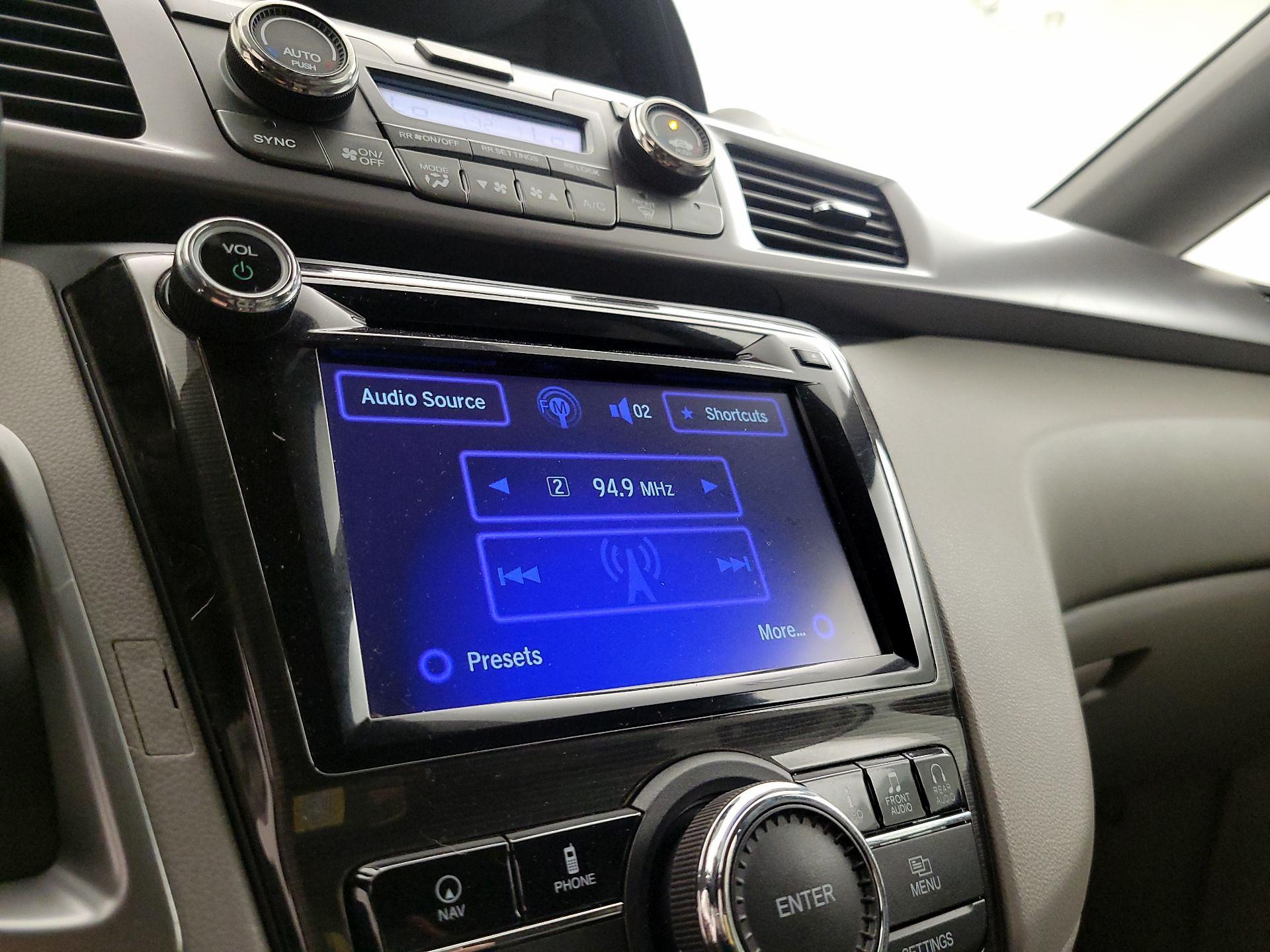 Thumbnail: 2014 Honda Odyssey - 16