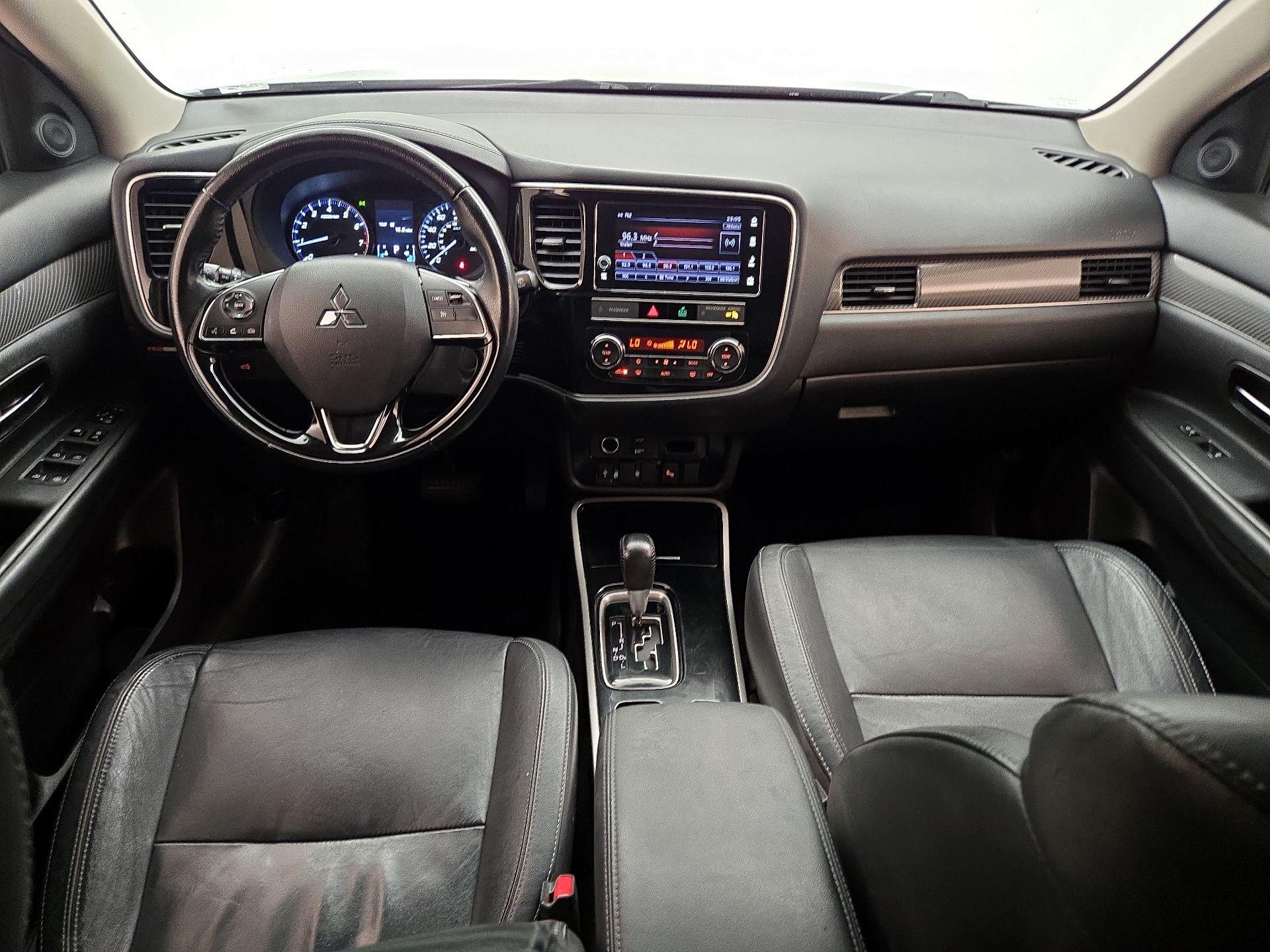 Thumbnail: 2019 Mitsubishi Outlander - 9