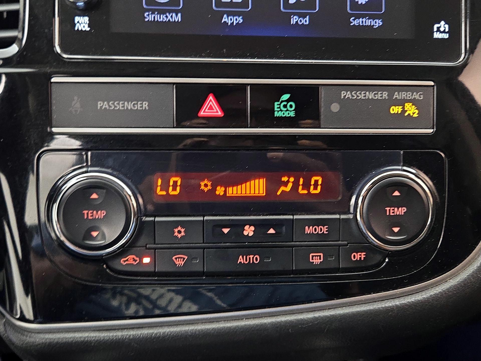 Thumbnail: 2019 Mitsubishi Outlander - 16