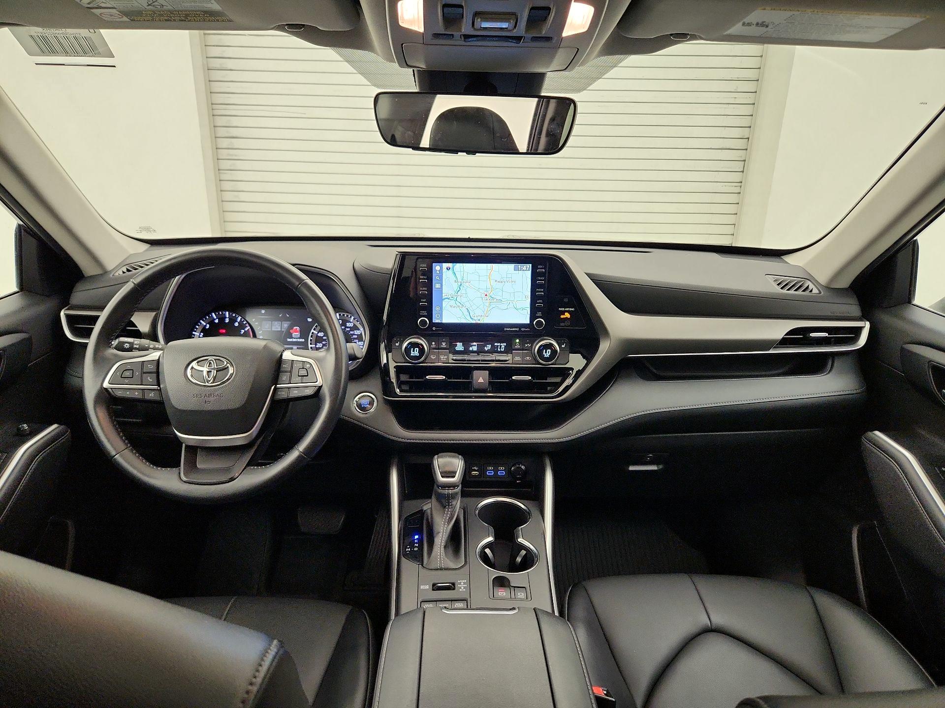 Thumbnail: 2022 Toyota Highlander - 9