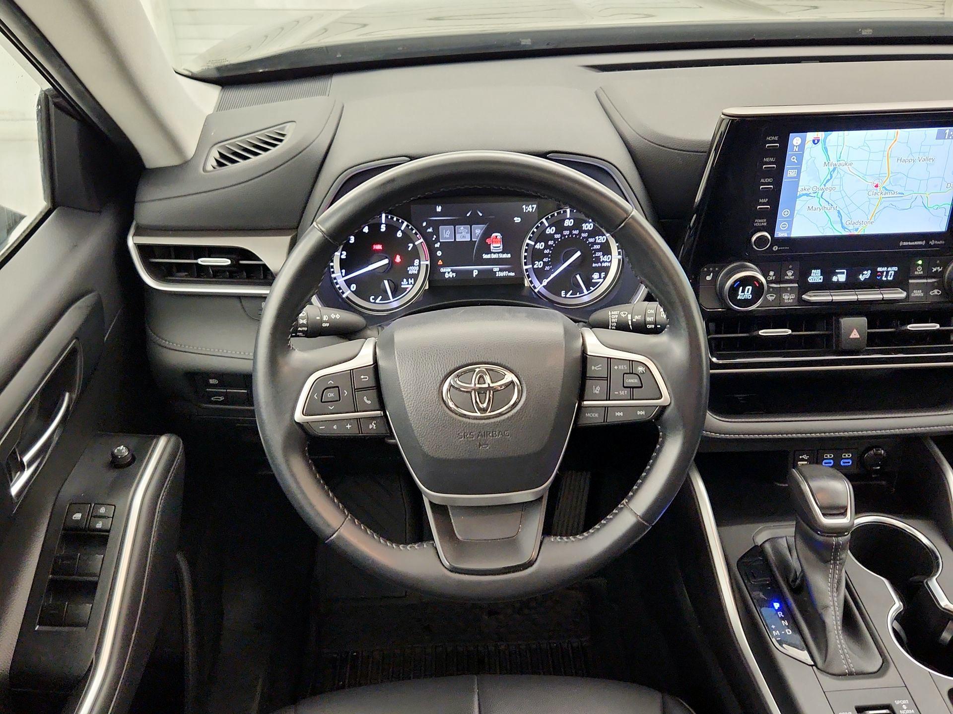 Thumbnail: 2022 Toyota Highlander - 10