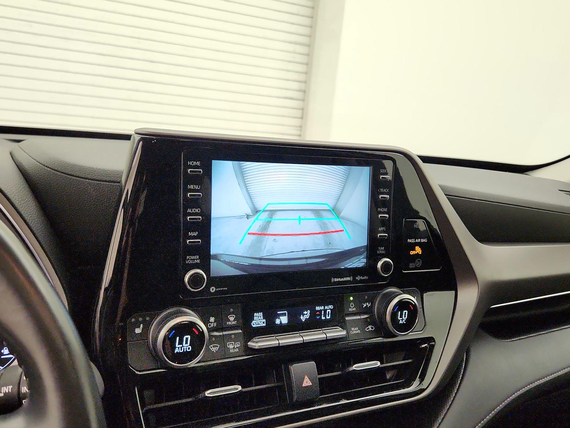 Thumbnail: 2022 Toyota Highlander - 15