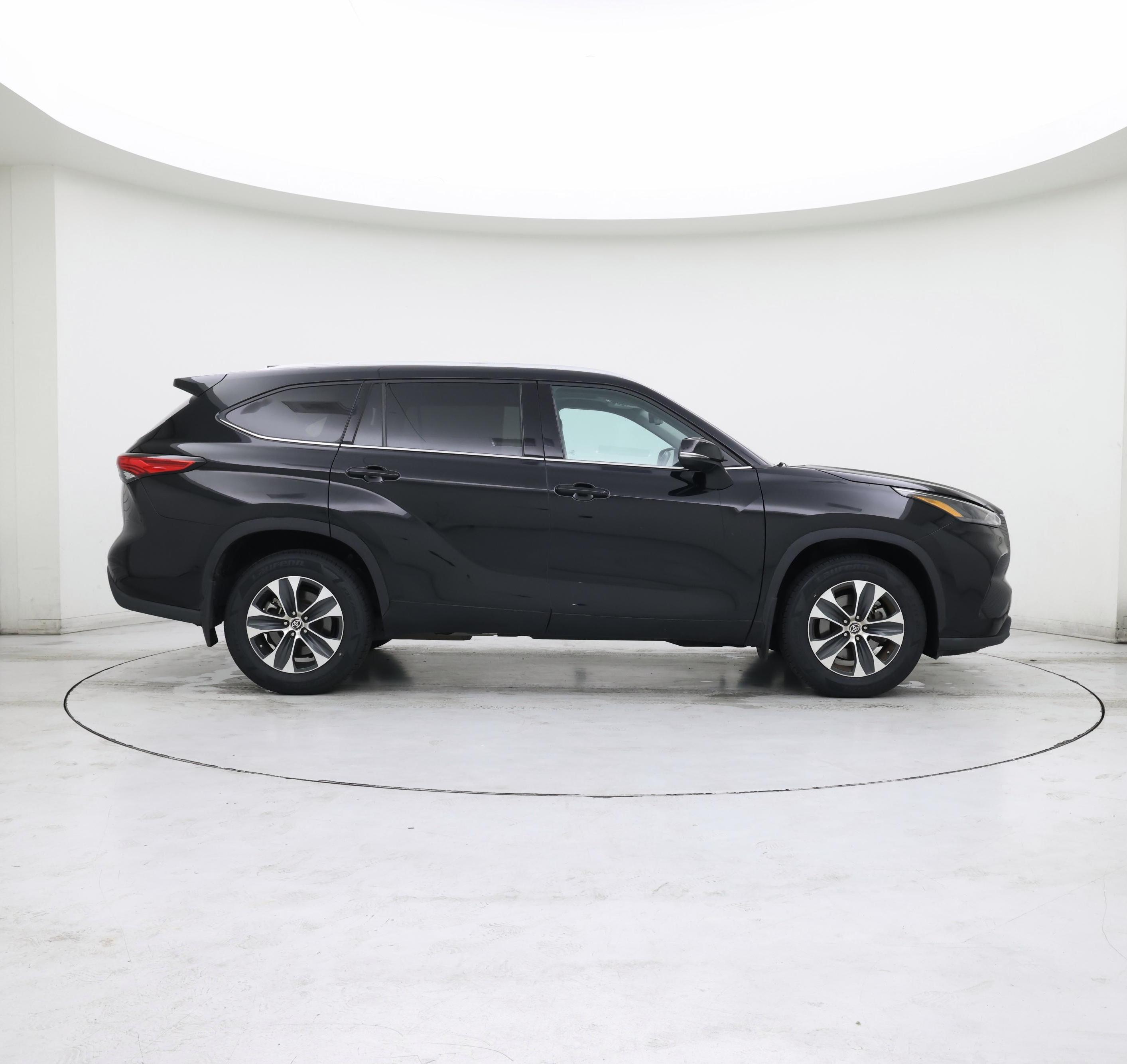 Thumbnail: 2022 Toyota Highlander - 7