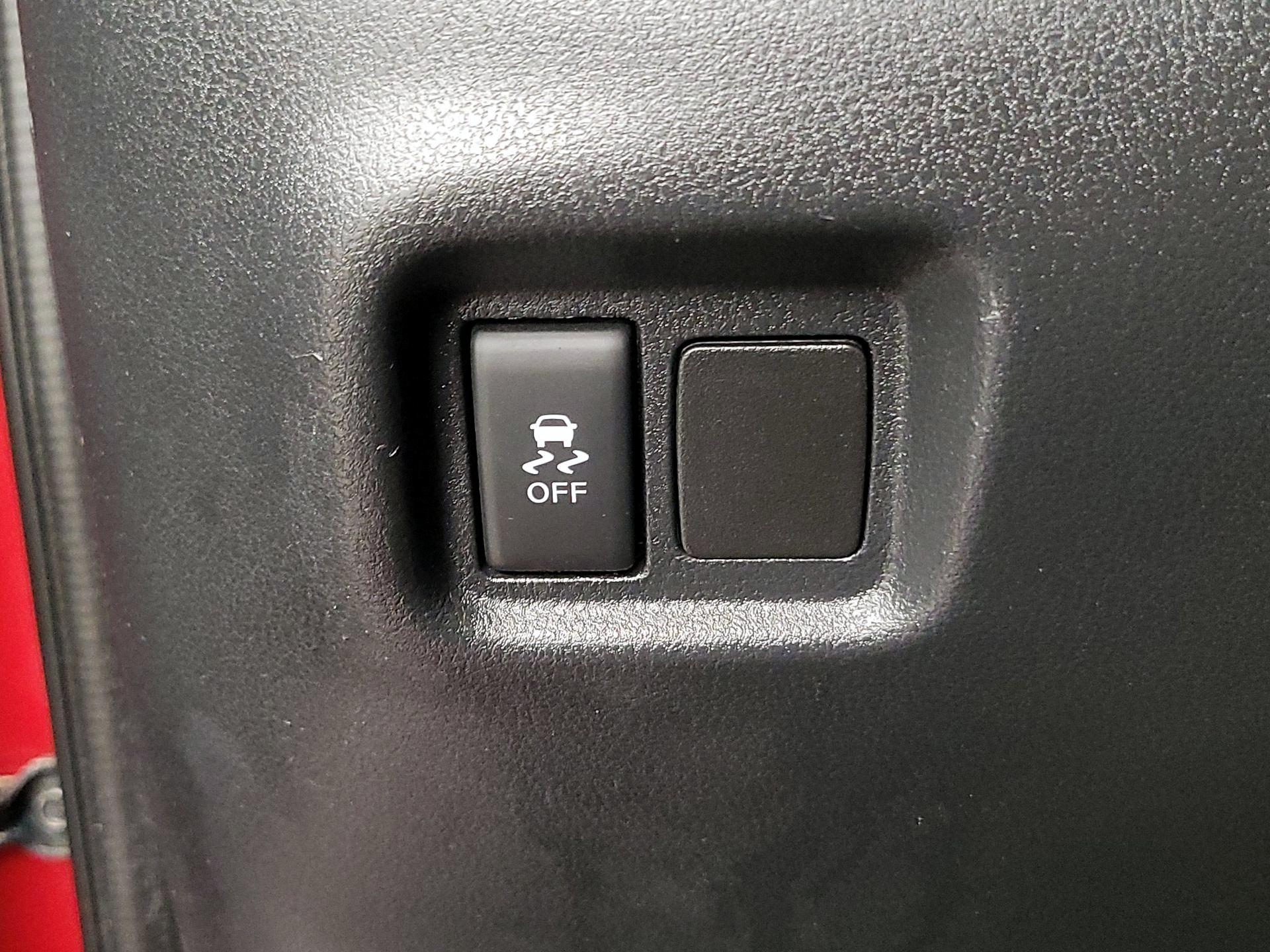 Thumbnail: 2014 Nissan Versa - 13