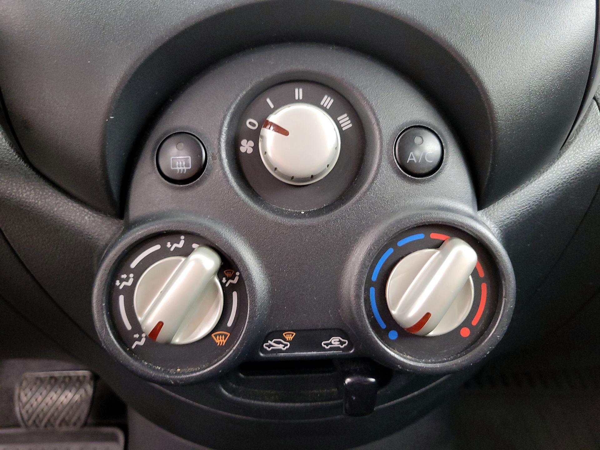 Thumbnail: 2014 Nissan Versa - 15