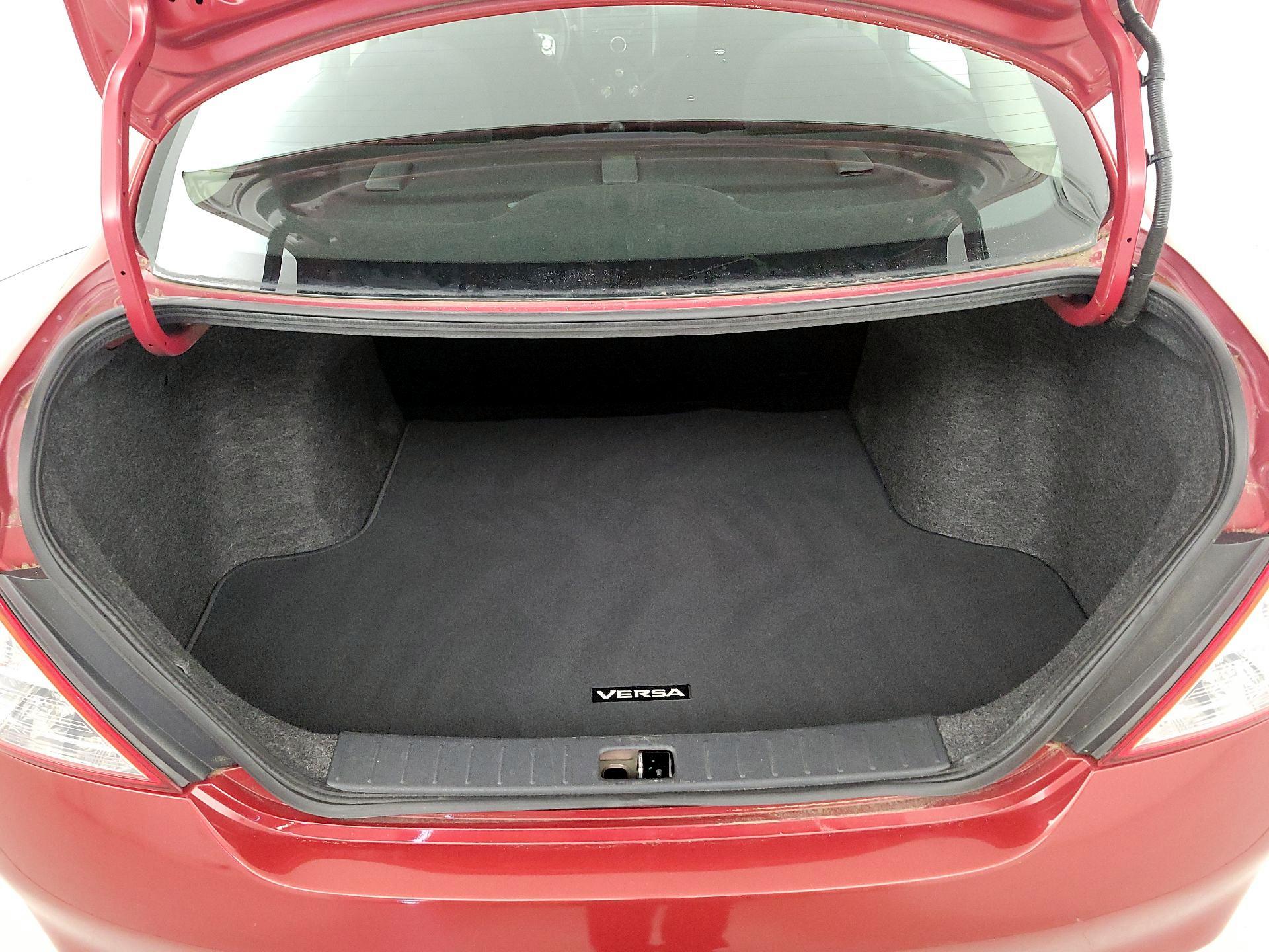 Thumbnail: 2014 Nissan Versa - 18