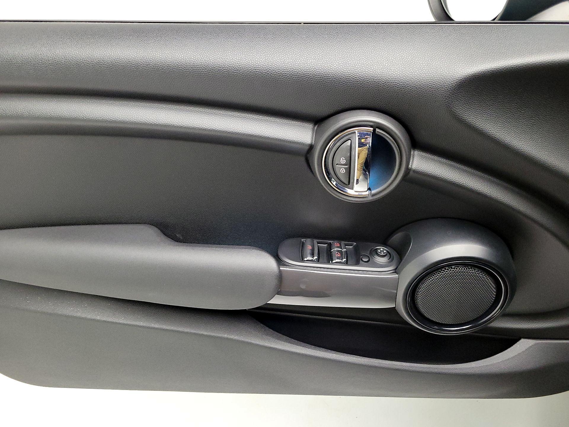 Thumbnail: 2016 MINI Cooper - 12