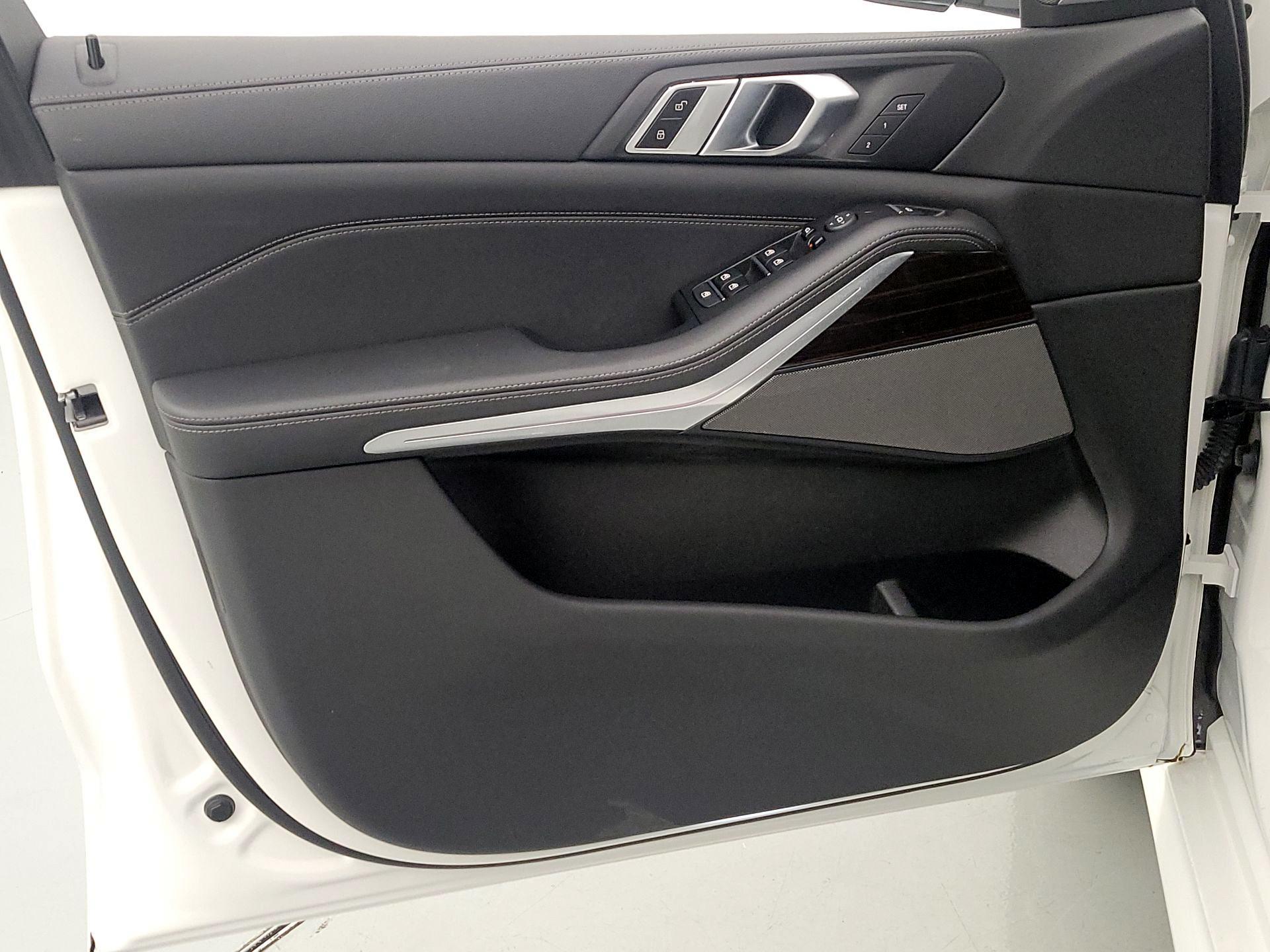 Thumbnail: 2023 BMW X5 - 12