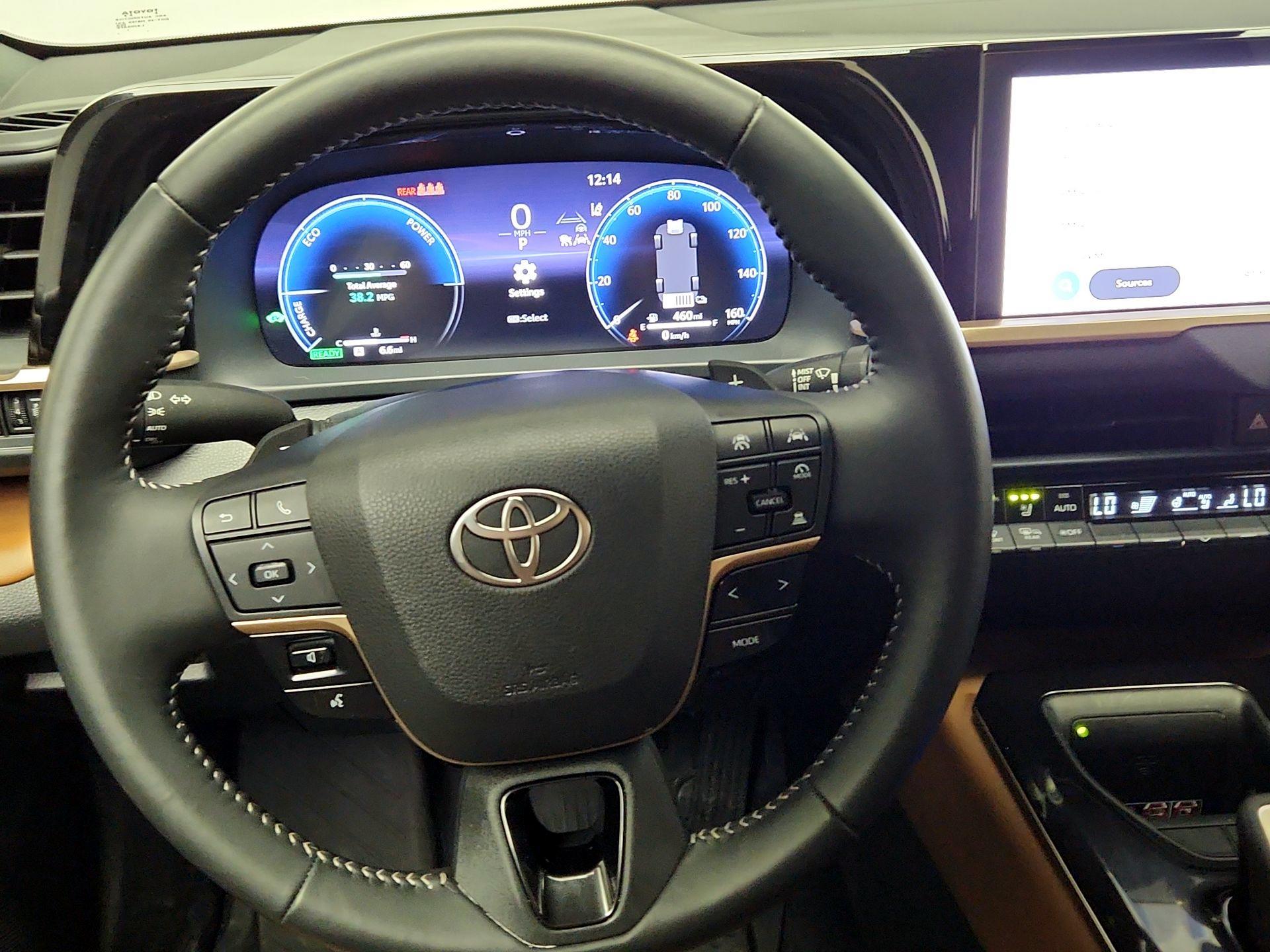 Thumbnail: 2025 Toyota Crown Signia - 10
