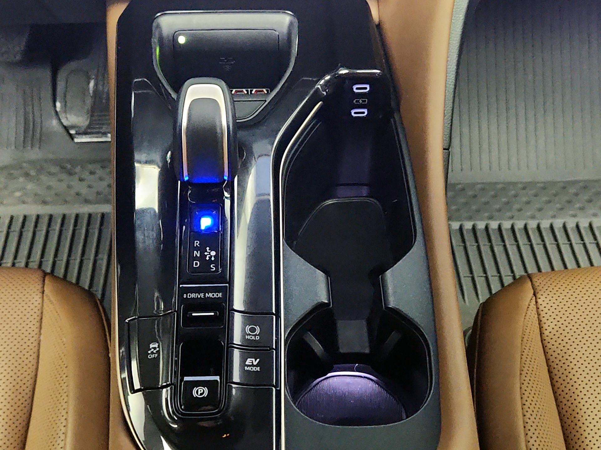 Thumbnail: 2025 Toyota Crown Signia - 17