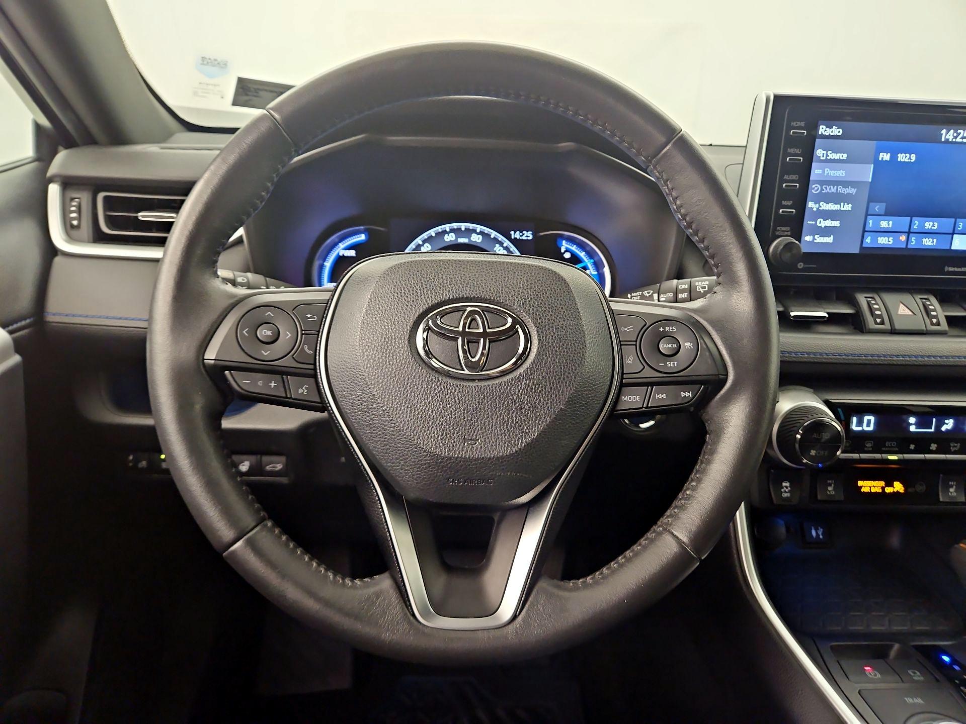 Thumbnail: 2019 Toyota RAV4 - 10