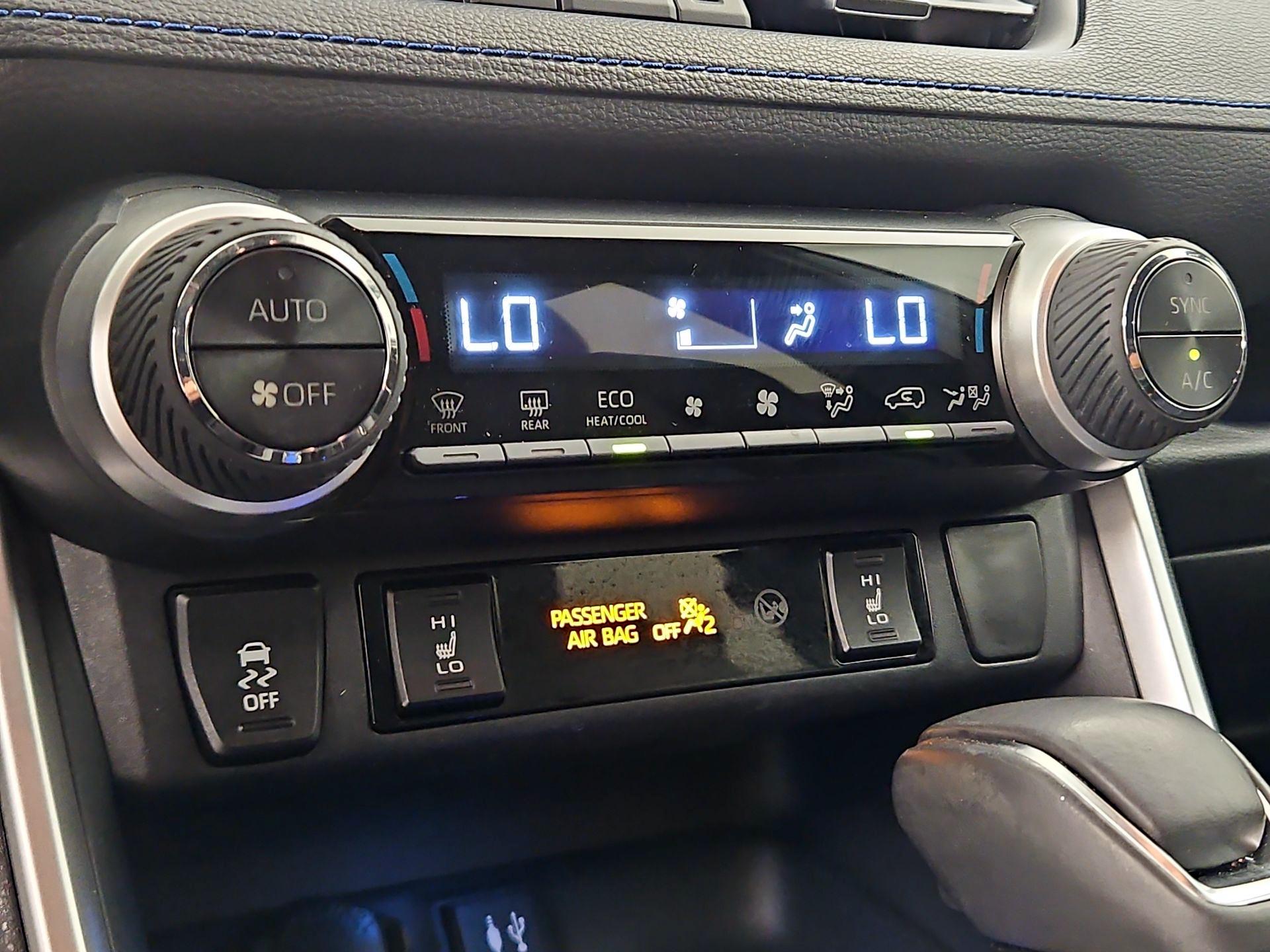 Thumbnail: 2019 Toyota RAV4 - 16