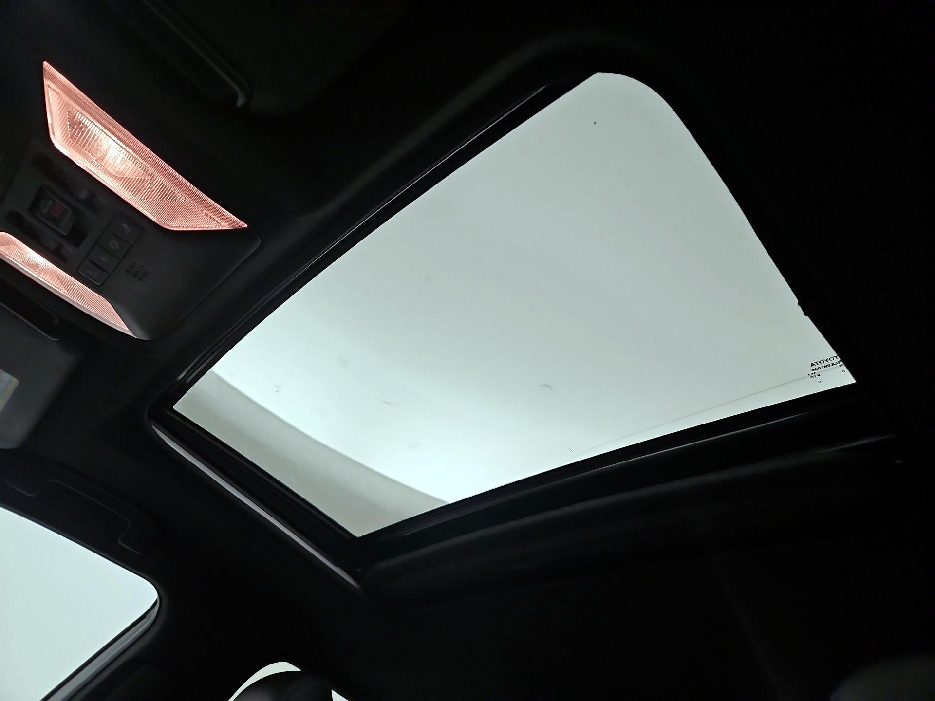 Thumbnail: 2019 Toyota RAV4 - 19