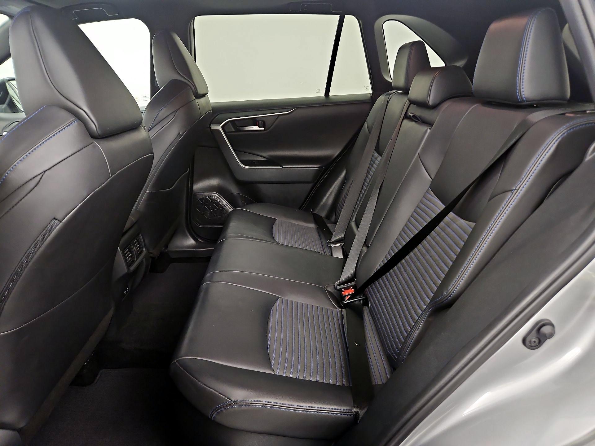 Thumbnail: 2019 Toyota RAV4 - 20