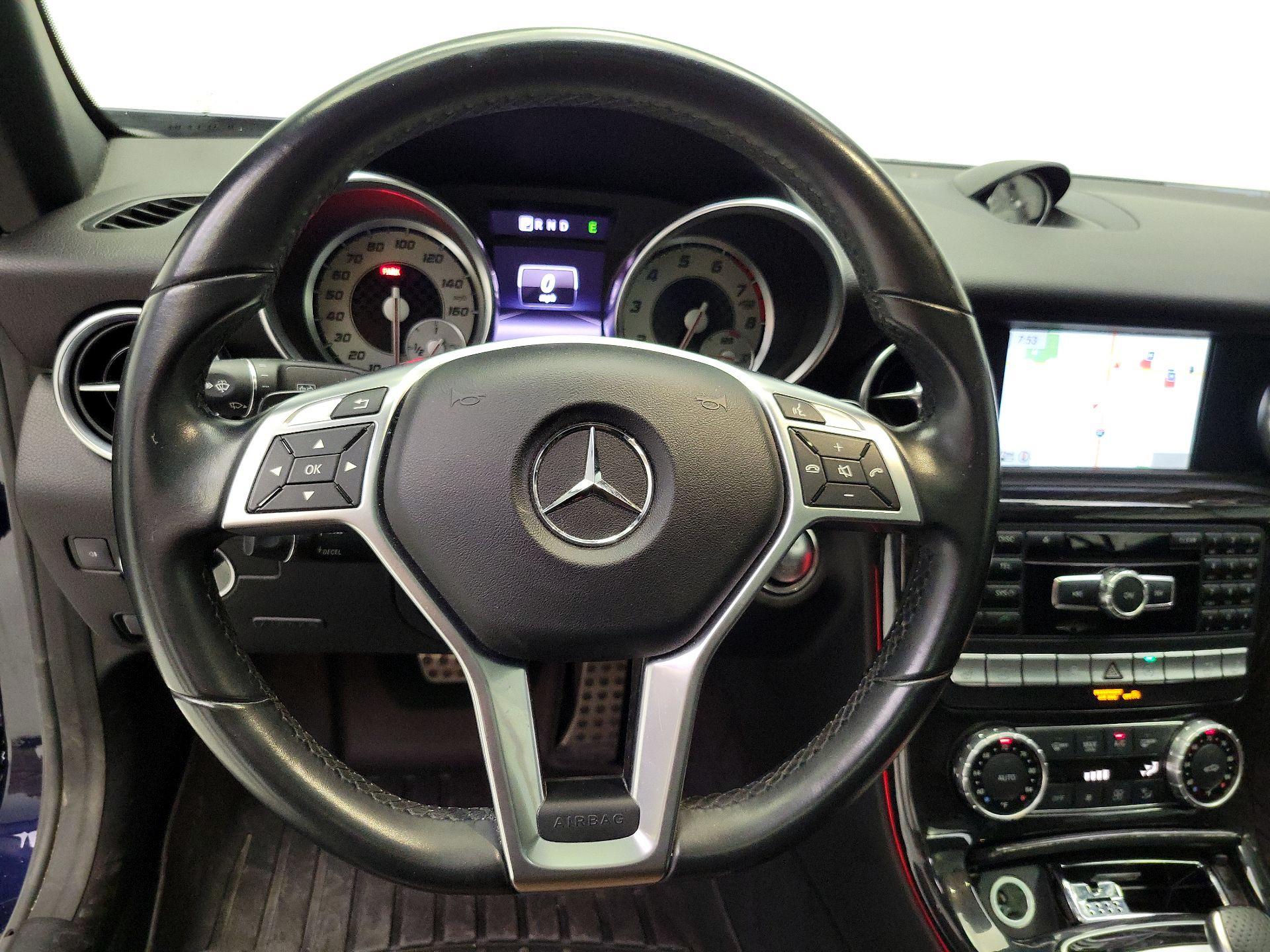 Thumbnail: 2016 Mercedes-Benz SLK - 10