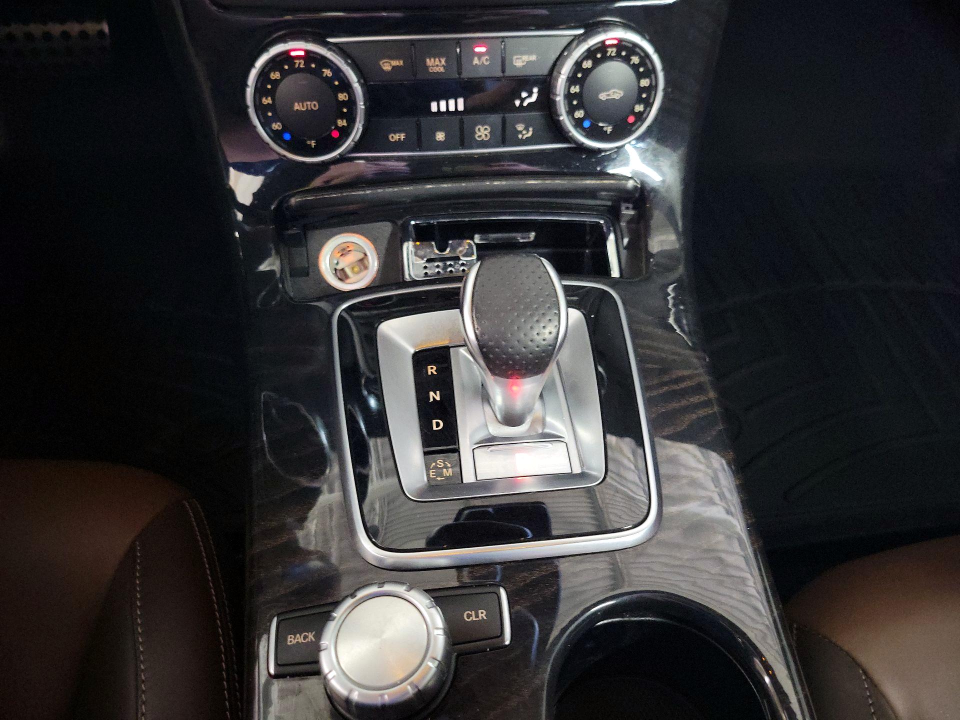 Thumbnail: 2016 Mercedes-Benz SLK - 17