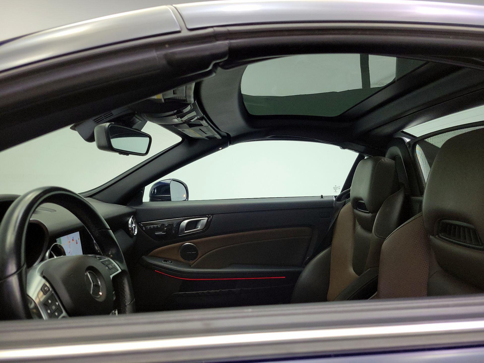 Thumbnail: 2016 Mercedes-Benz SLK - 19